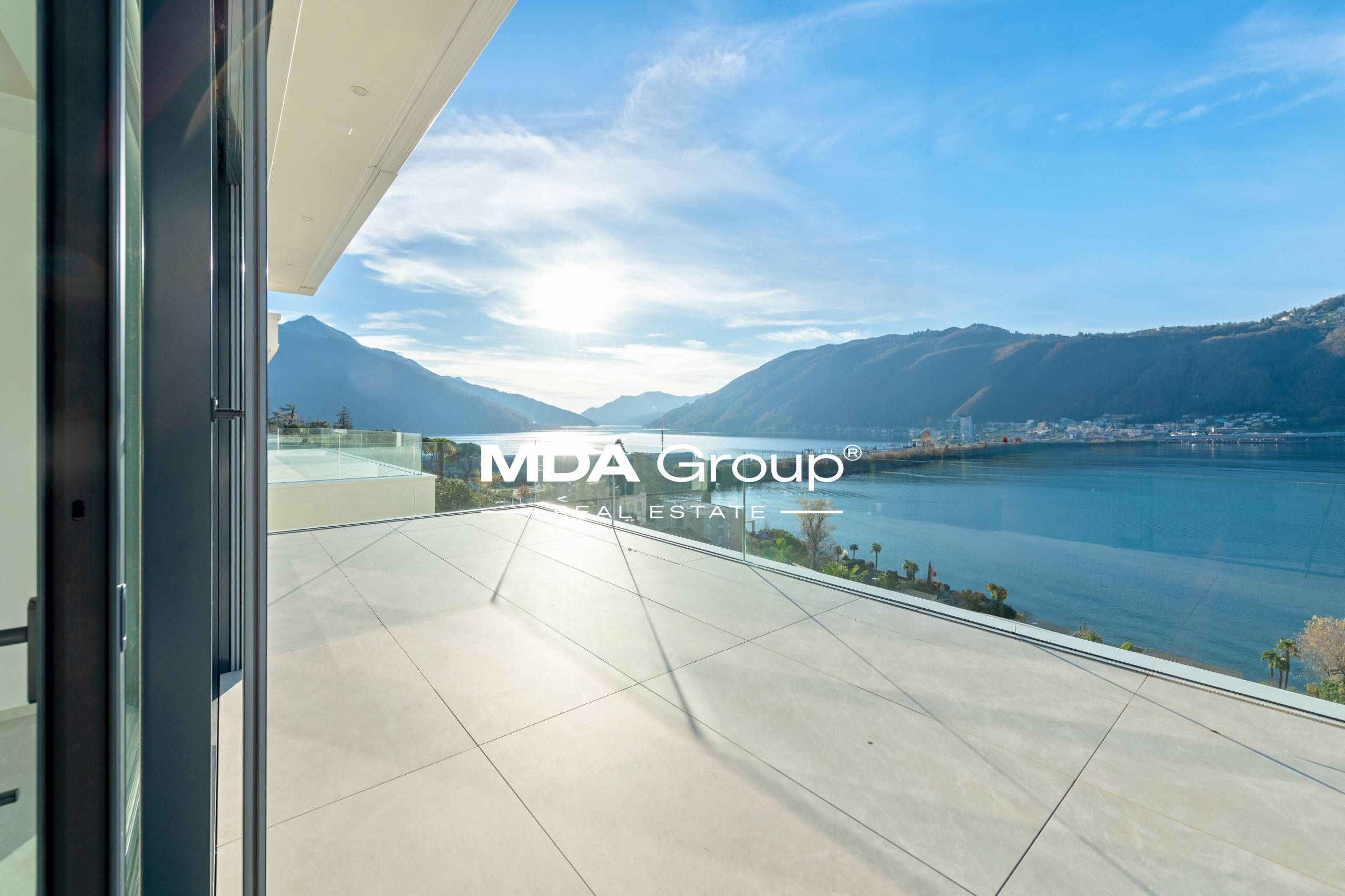 AMAZING LAKE VIEW PENTHOUSE