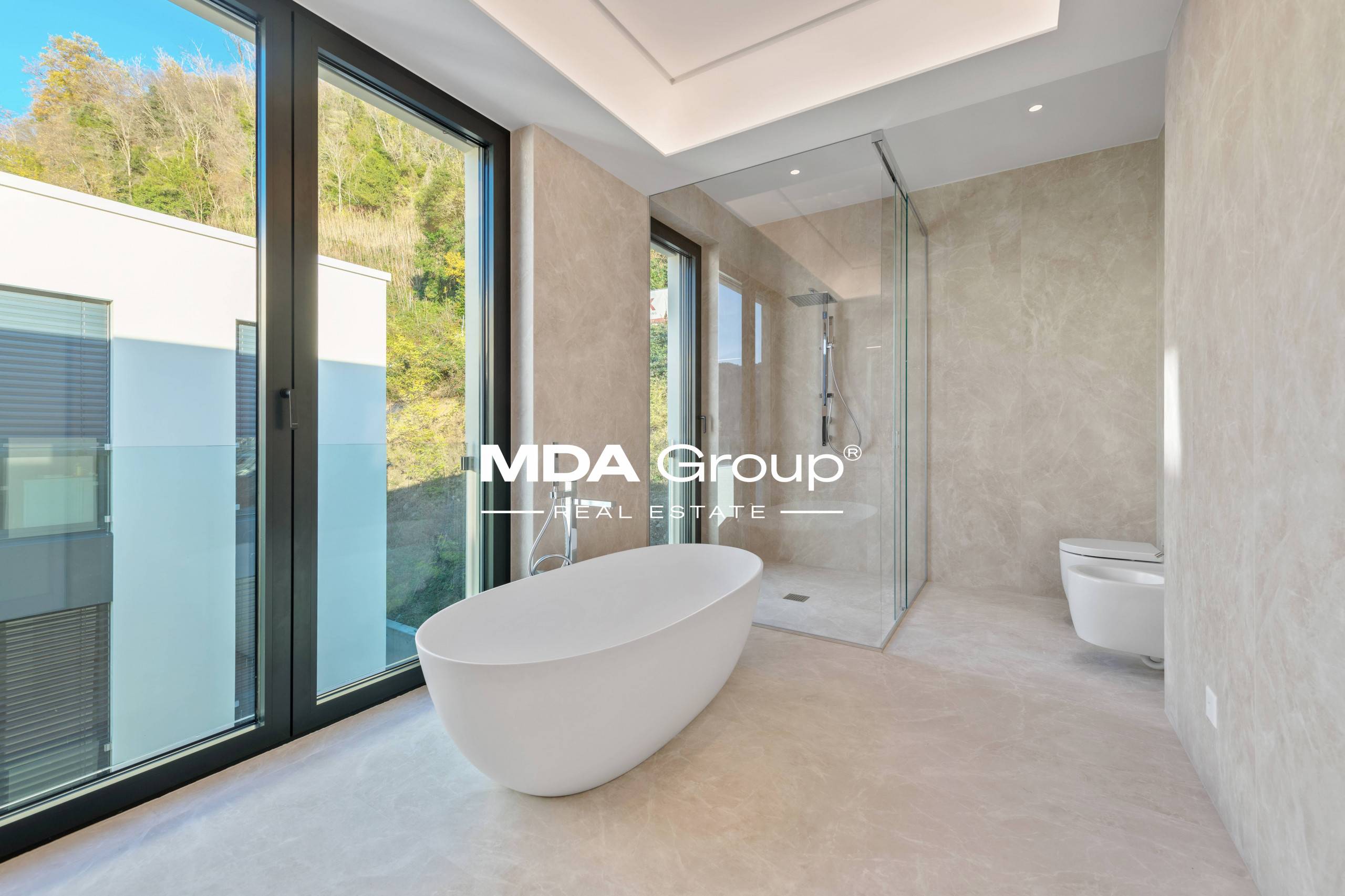 AMAZING LAKE VIEW PENTHOUSE