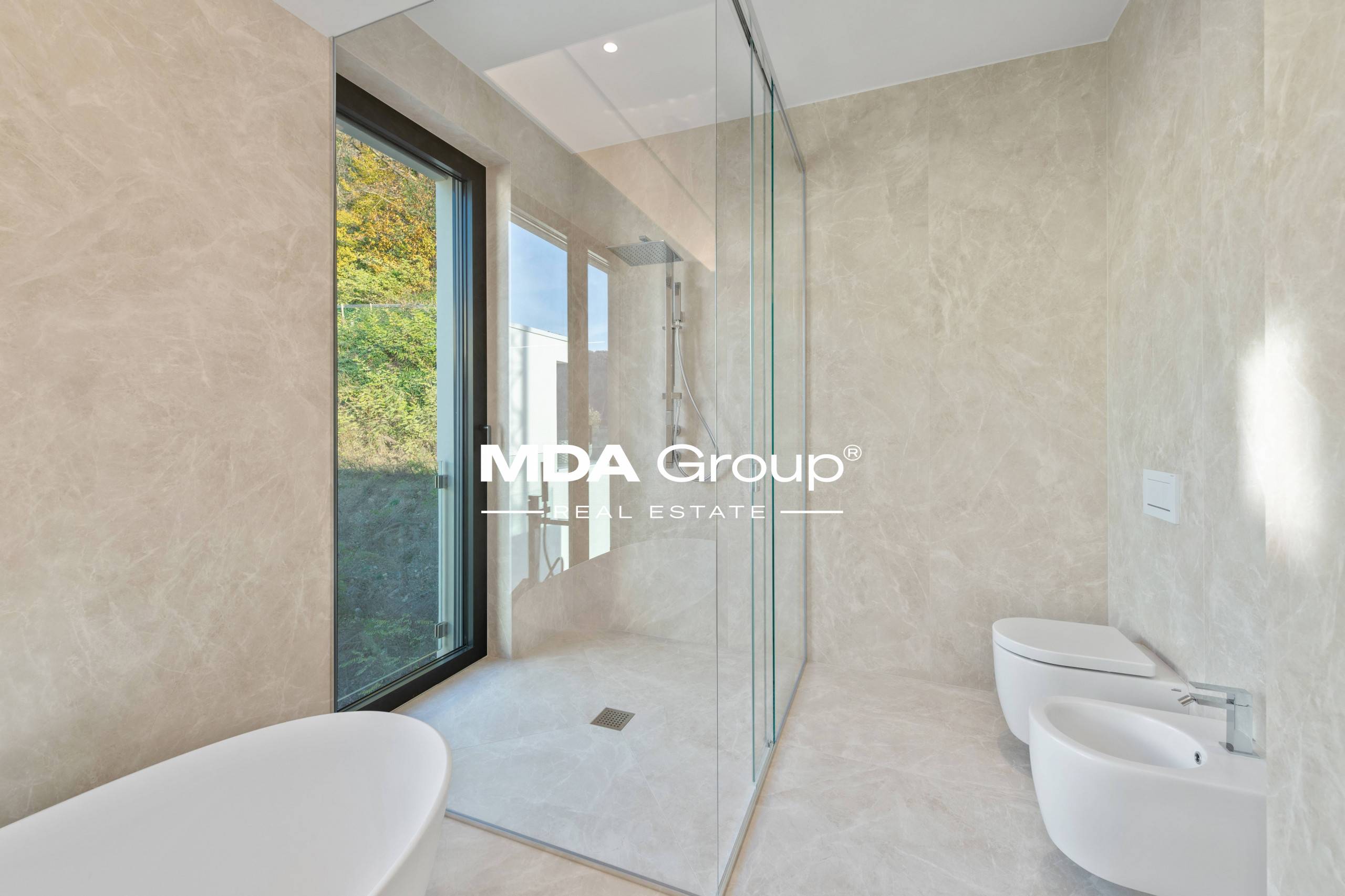 AMAZING LAKE VIEW PENTHOUSE