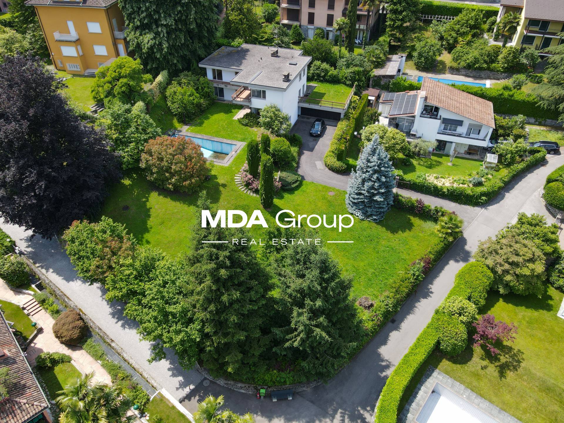 BUILDING PLOT FOR VILLA / FLATS