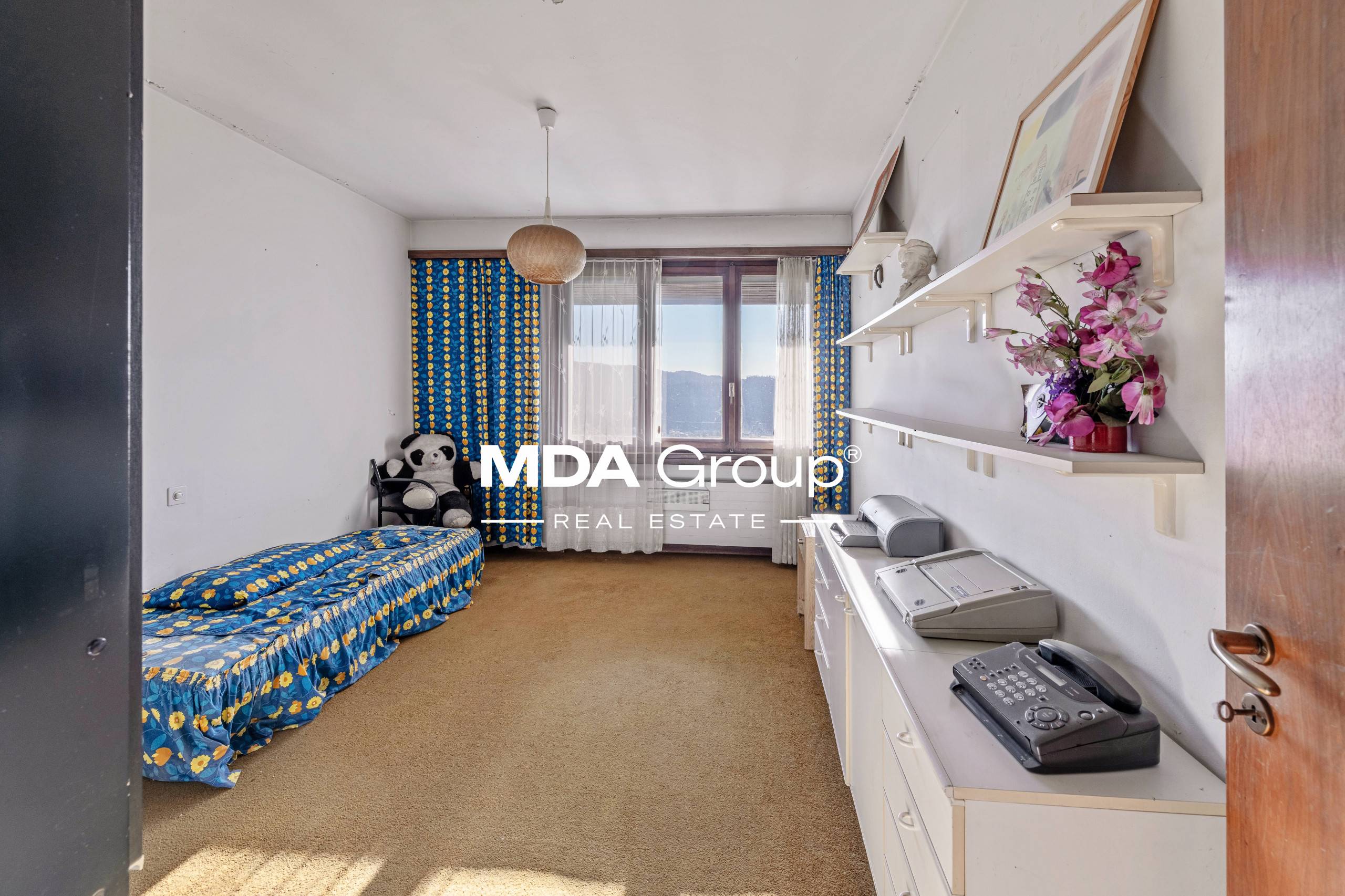 VILLA PANORAMICA ANNI ’70 DA RINNOVARE NEL VERDE