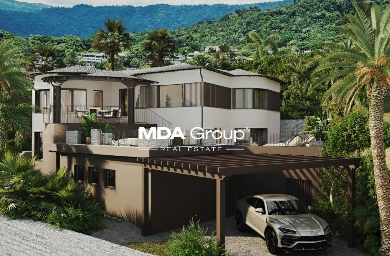 EXCLUSIVE RESIDENCE WITH LAKE VIEW AND PRIVATE DOCK