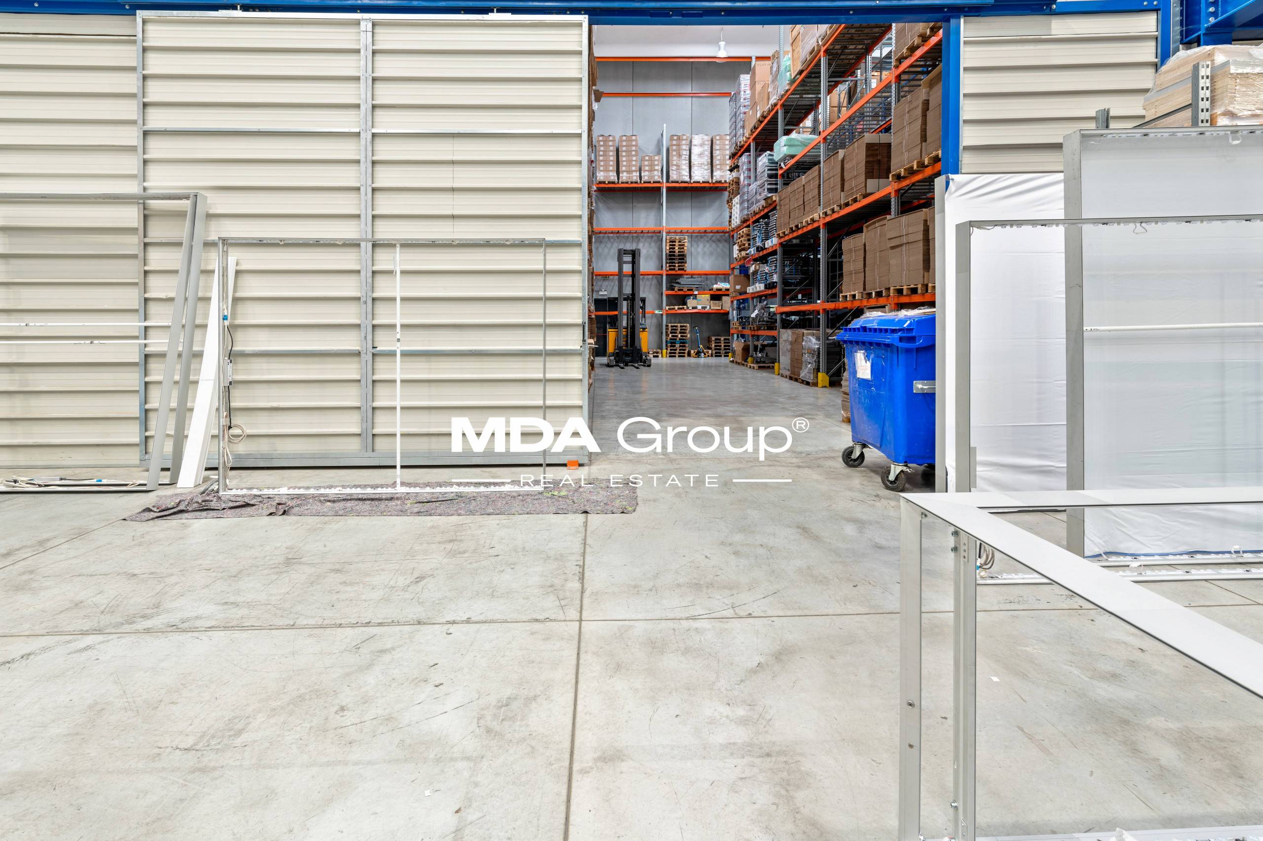 HIGH-TECH LOGISTIC WAREHOUSE