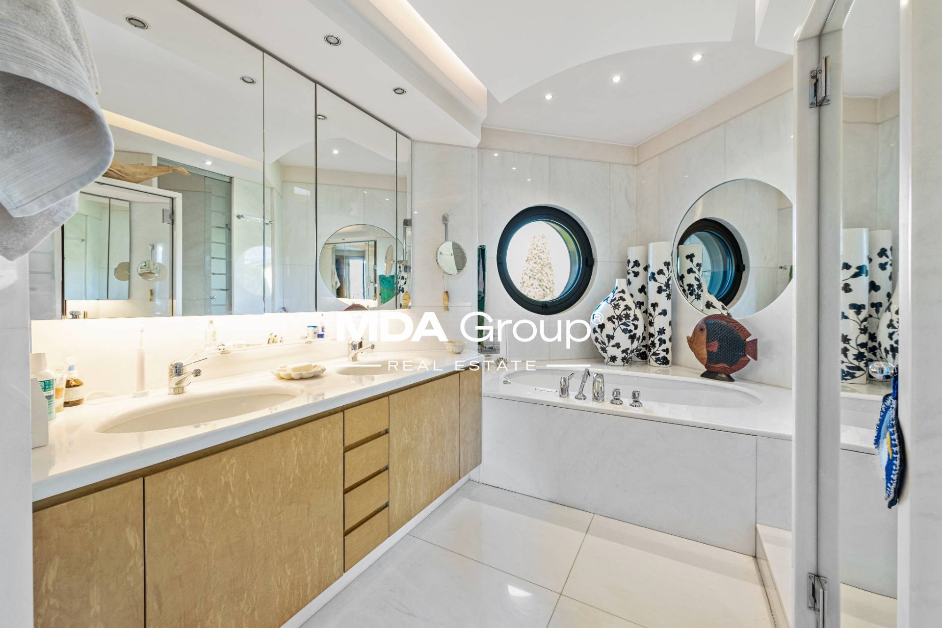 EXCLUSIVE CHARMING PROPERTY