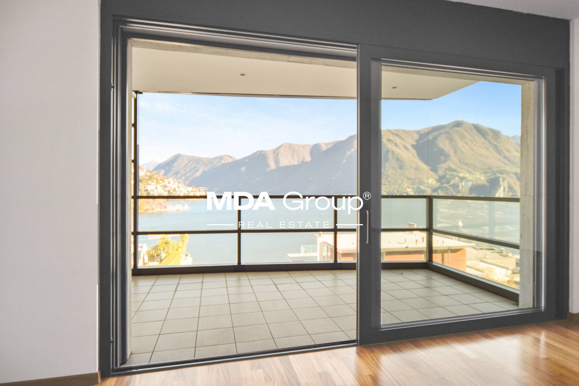 LUXURY AND LAKE VIEW