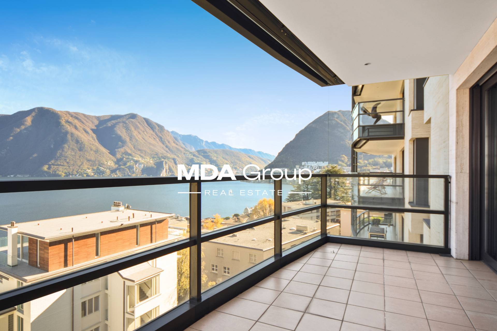 LUXURY AND LAKE VIEW