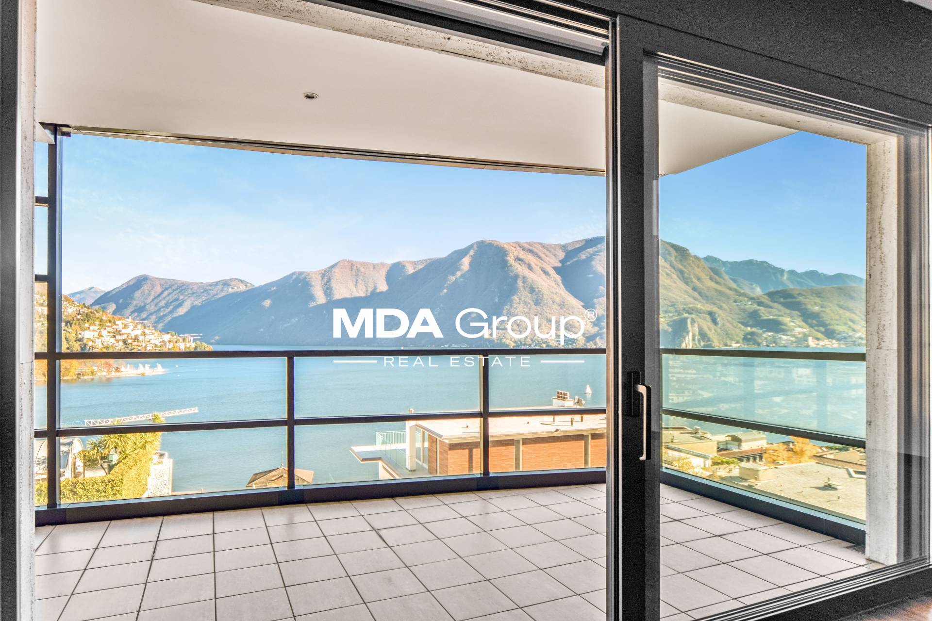 LUXURY AND LAKE VIEW