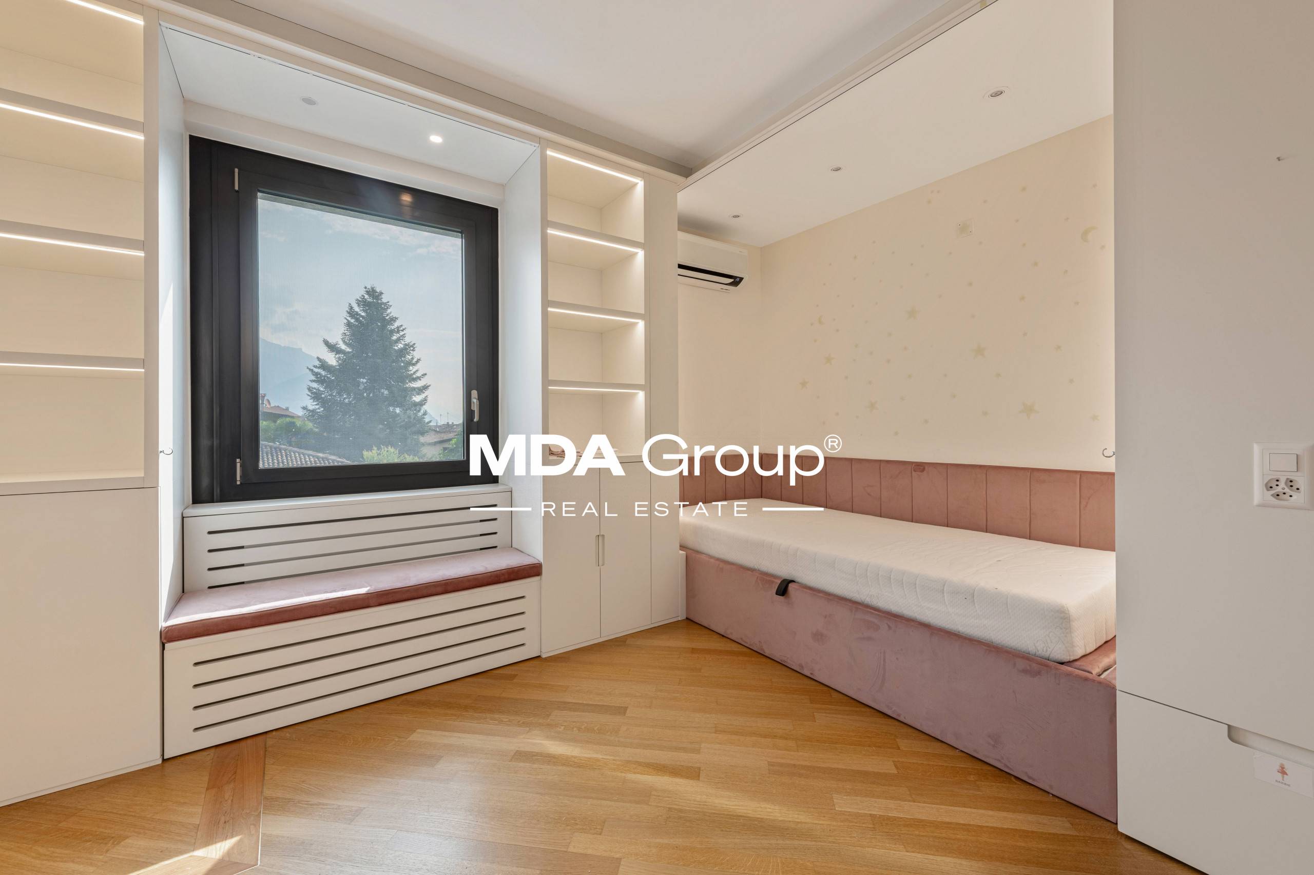 VILLA CON PISCINA E DEPENDANCE