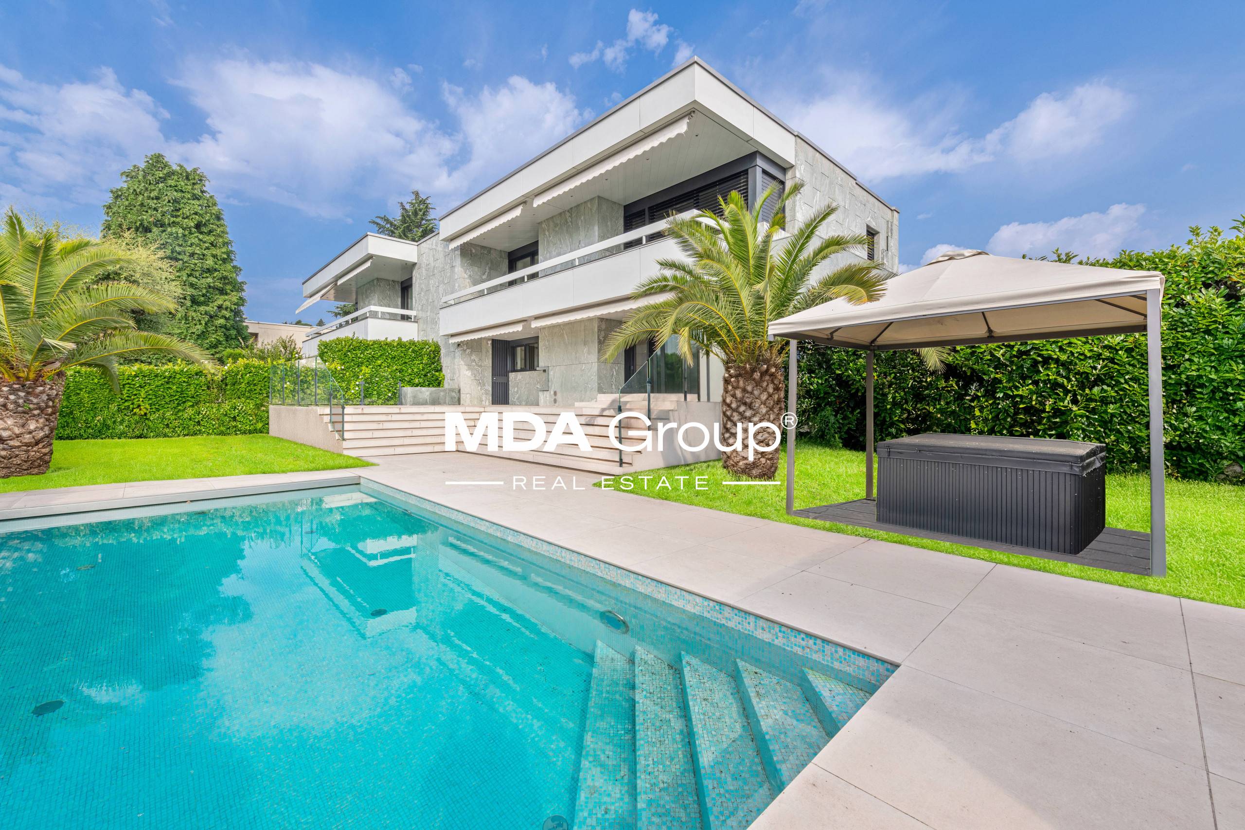VILLA CON PISCINA E DEPENDANCE