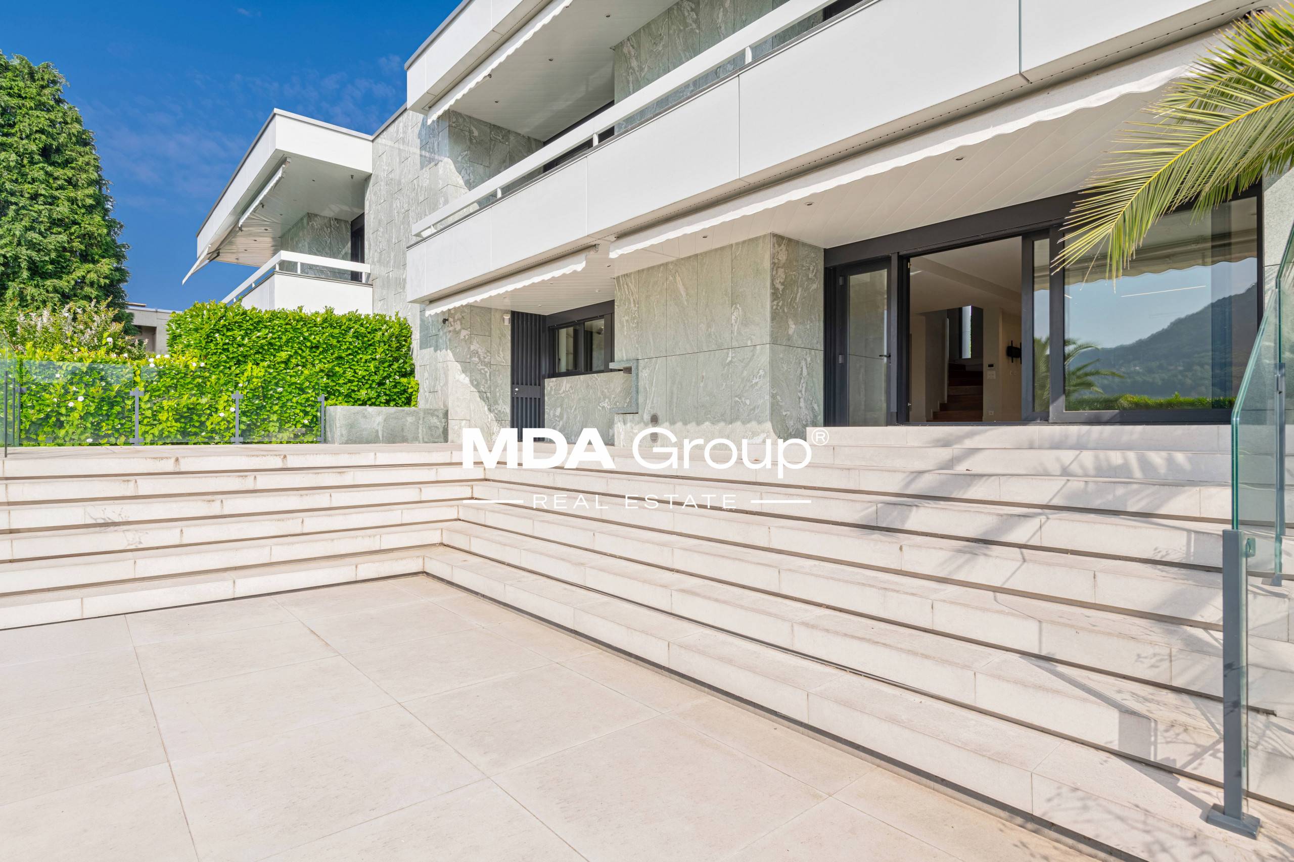 VILLA CON PISCINA E DEPENDANCE