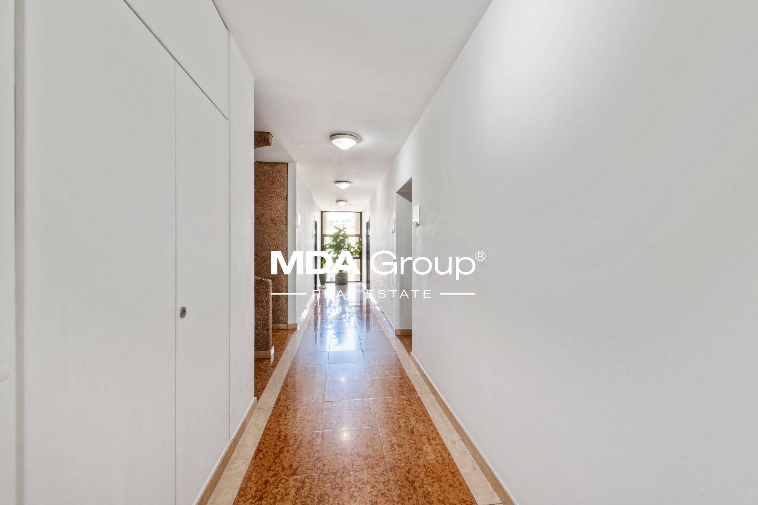 LUGANO INVESTIMENT :  UNIVERSITY - CITY CENTER