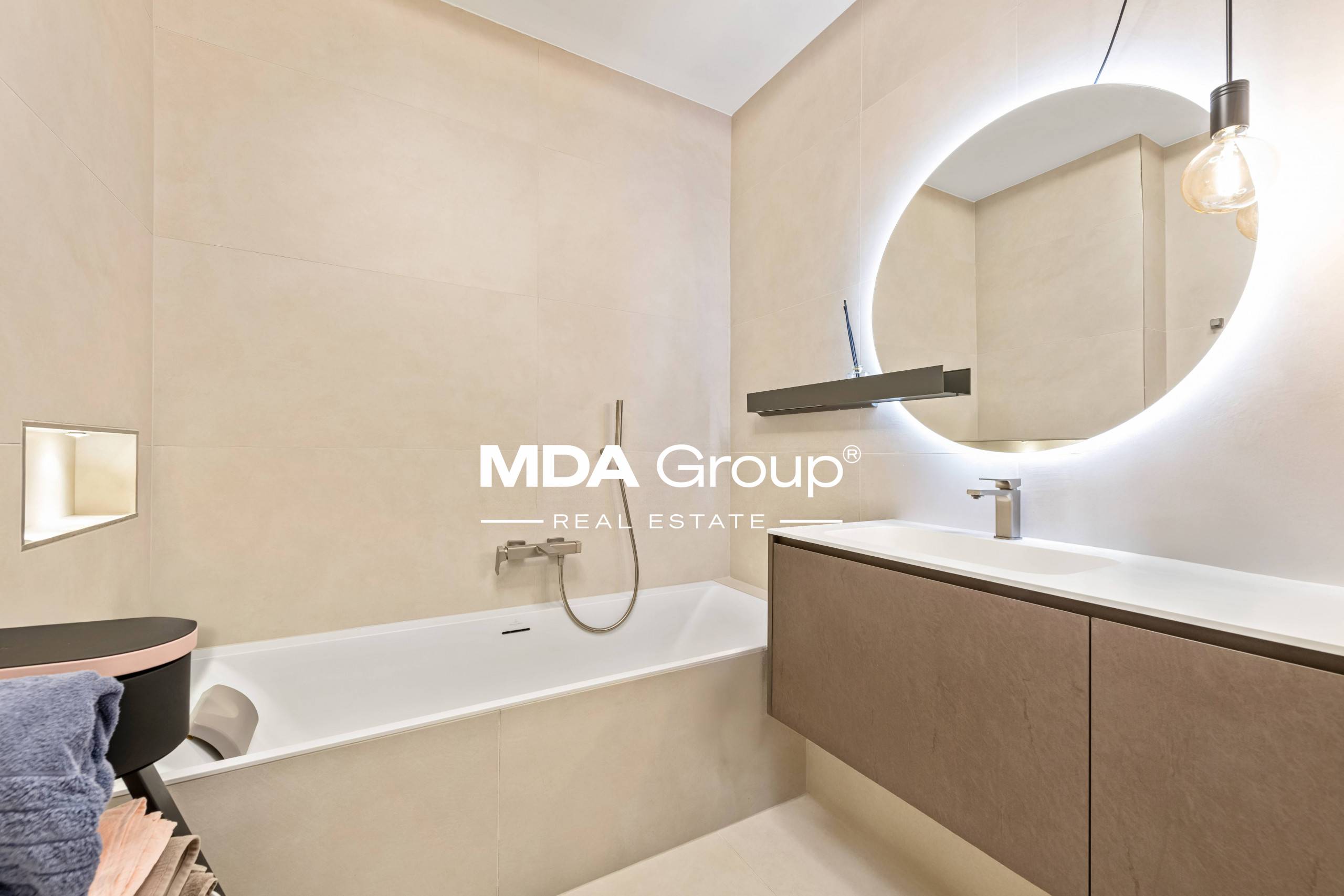 ESSENTIAL DESIGN. SMART LIVING. CASSARATE.