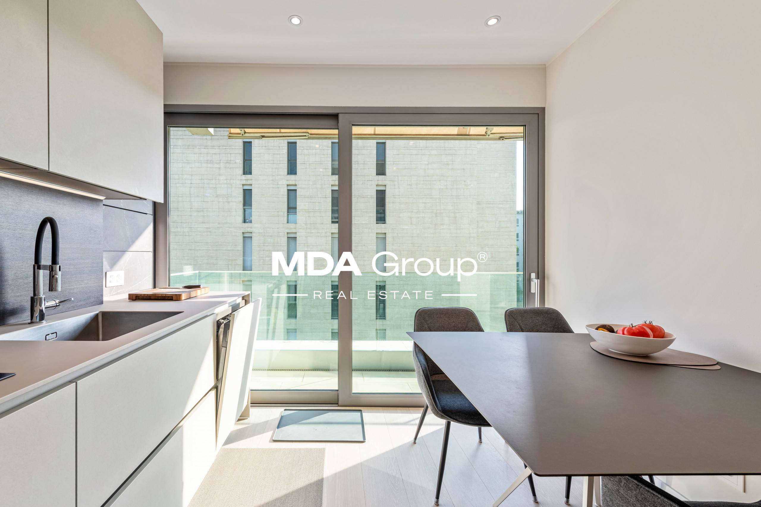 ESSENTIAL DESIGN. SMART LIVING. CASSARATE.