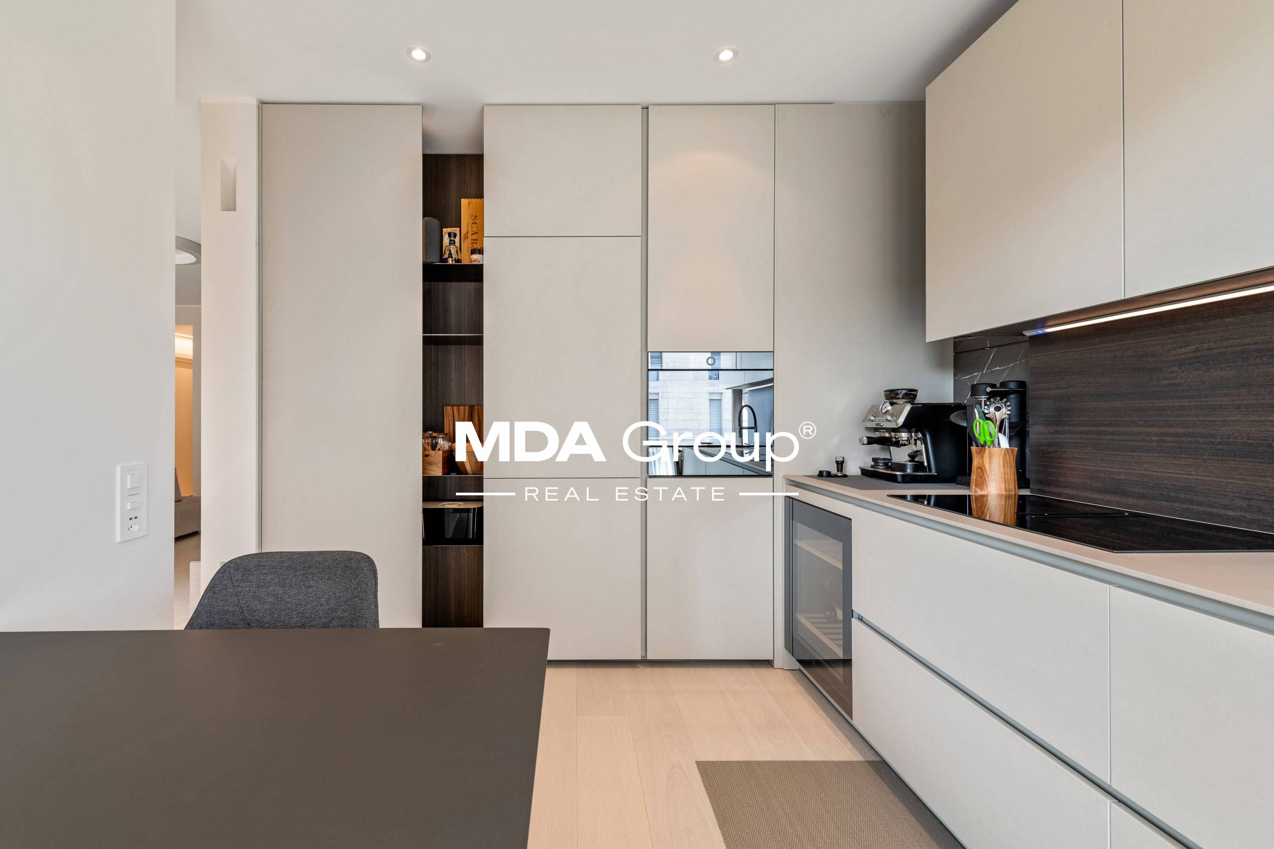 ESSENTIAL DESIGN. SMART LIVING. CASSARATE.