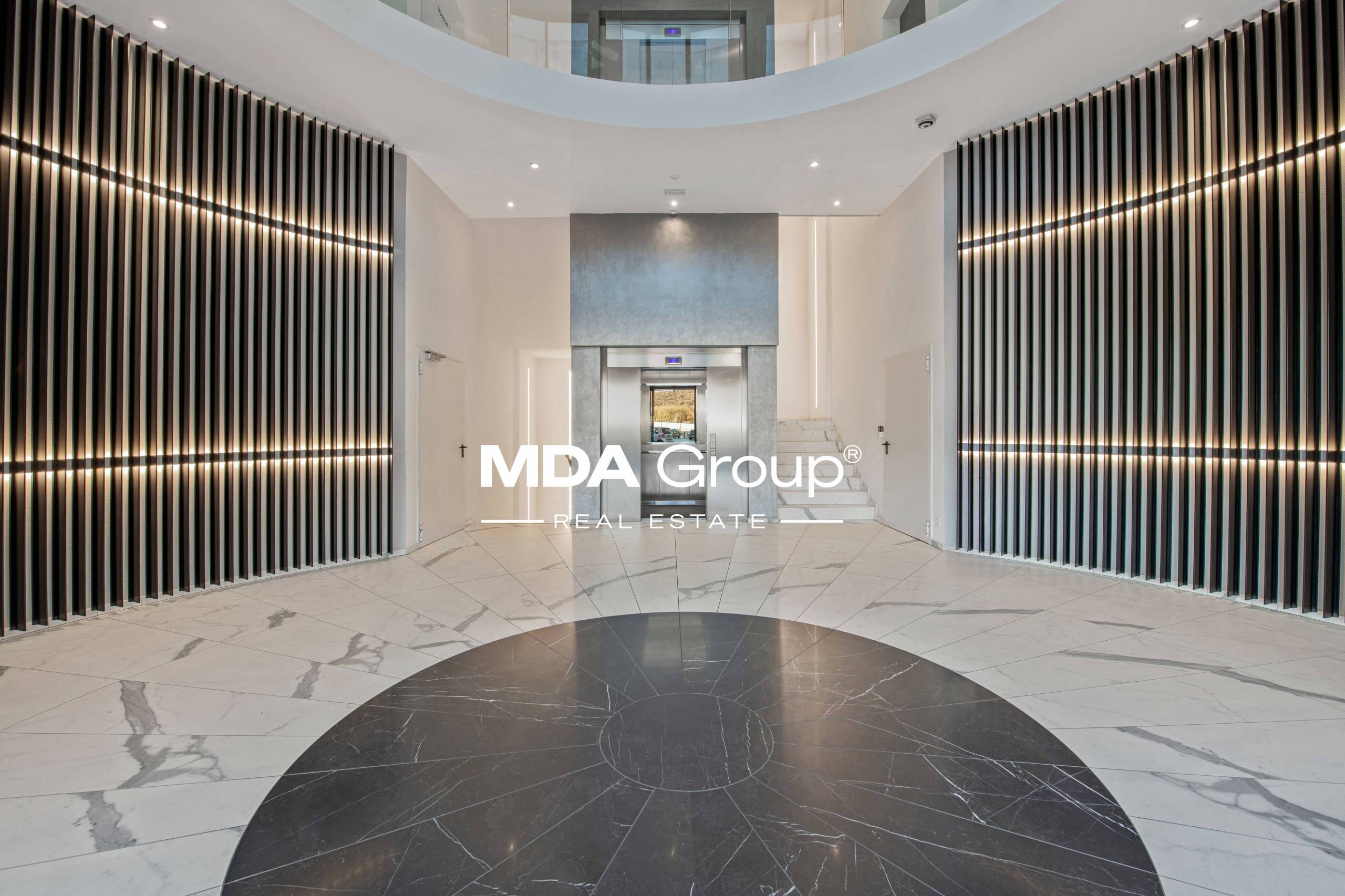 STYLISH OFFICE  IN TOP LOCATION!