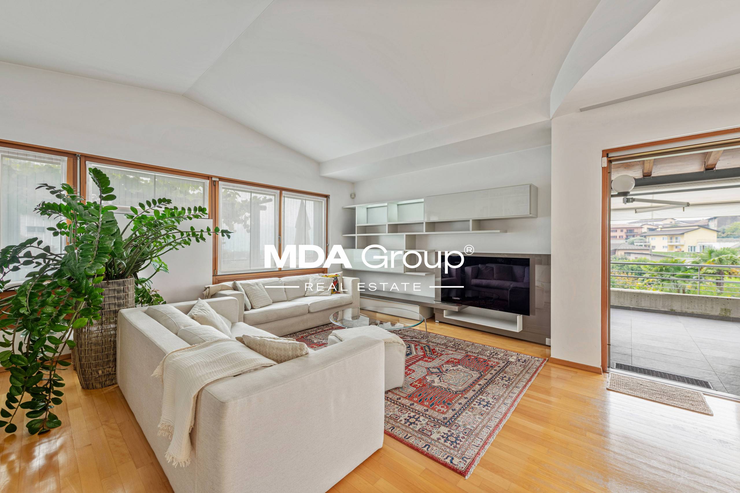 PISCINA E LIFESTYLE IN VILLA