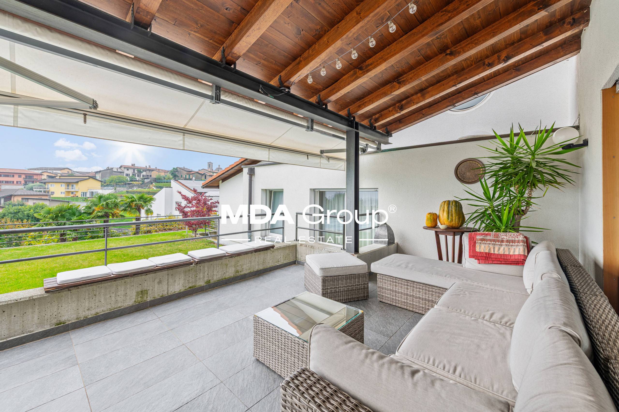 PISCINA E LIFESTYLE IN VILLA