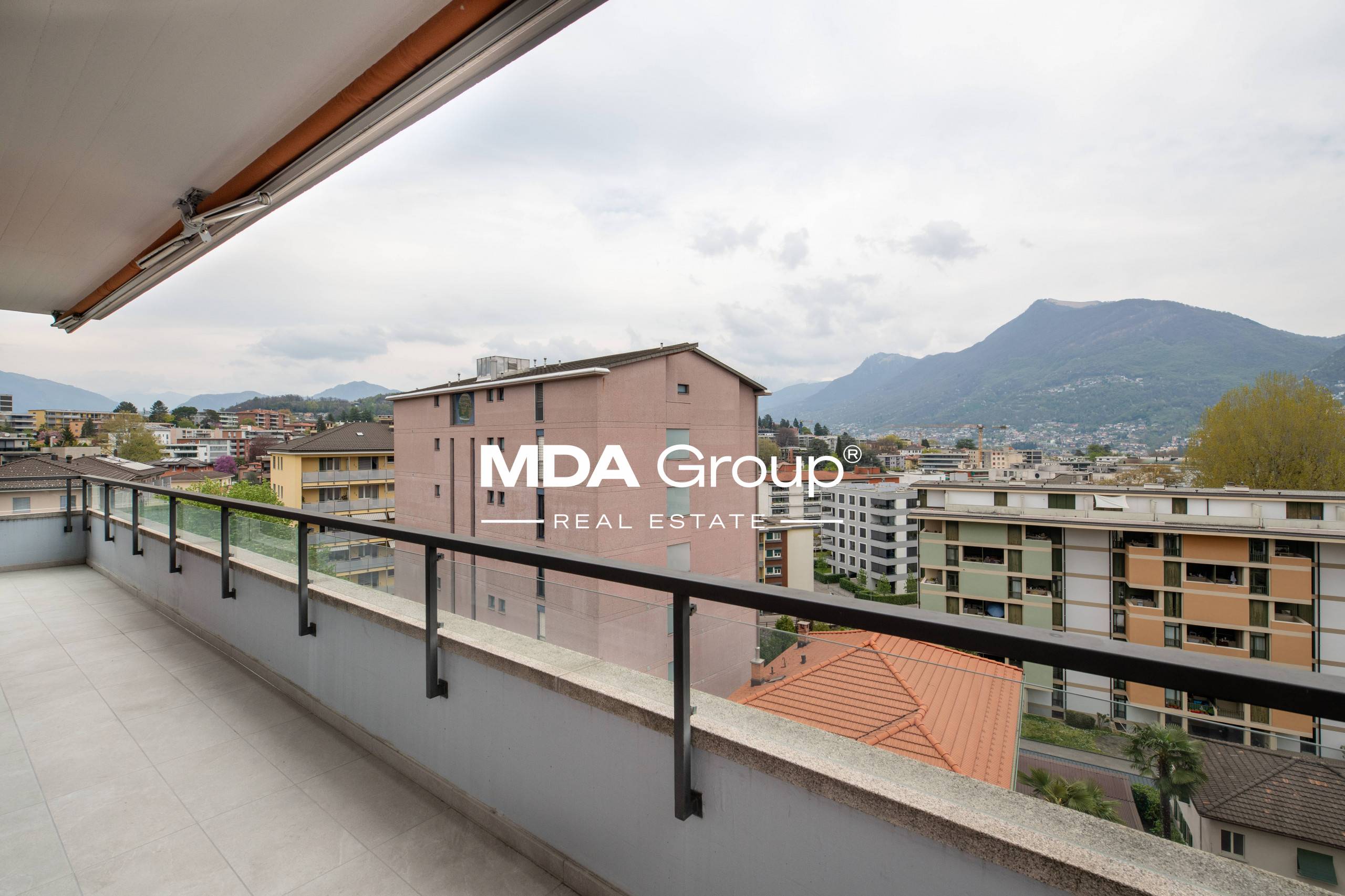 RENOVATED PENTHOUSE WITH TERRACES AND WINTER GARDEN