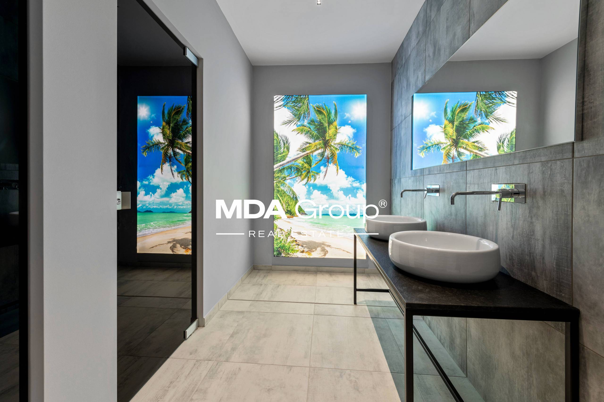 STYLISH OFFICE  IN TOP LOCATION!