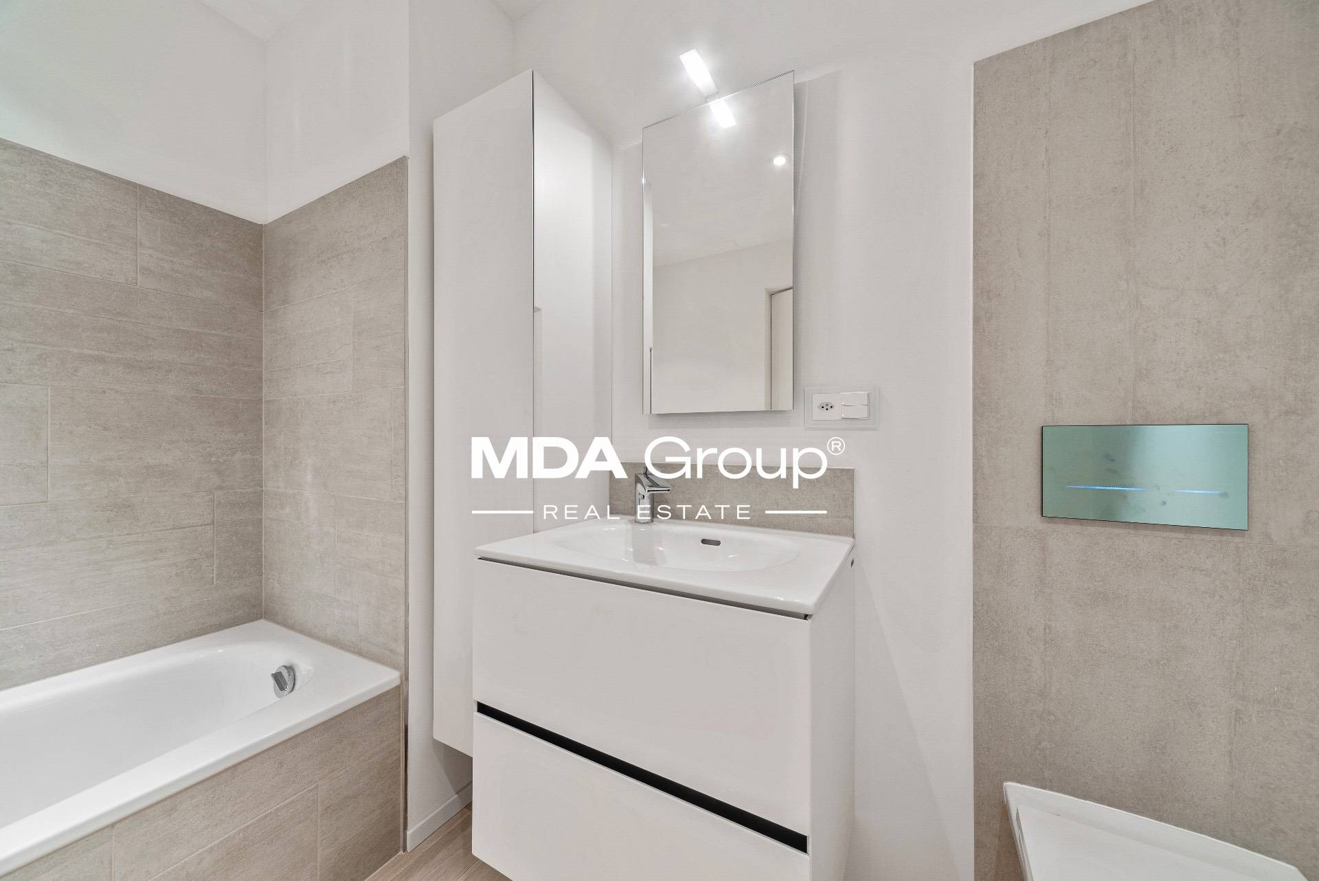 MAGNIFICO APPARTAMENTO CON GIARDINO IN ESCLUSIVO CONTESTO ALBERGHIERO