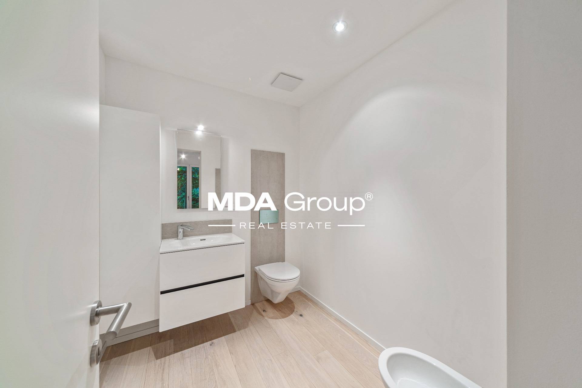 MAGNIFICO APPARTAMENTO CON GIARDINO IN ESCLUSIVO CONTESTO ALBERGHIERO