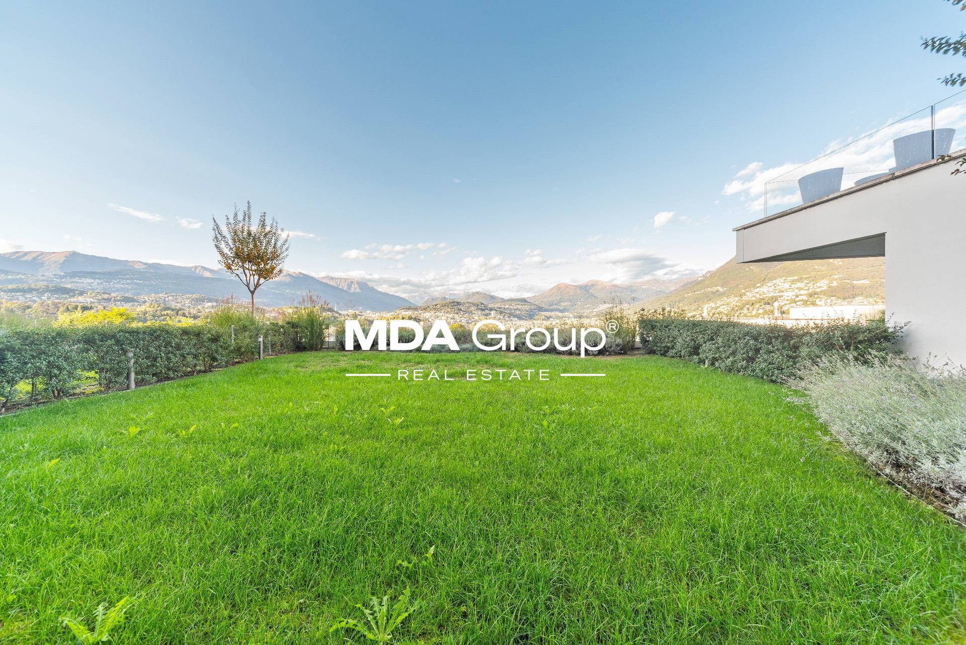 MAGNIFICO APPARTAMENTO CON GIARDINO IN ESCLUSIVO CONTESTO ALBERGHIERO