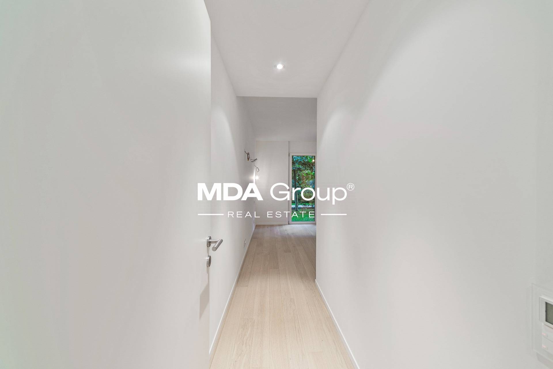 MAGNIFICO APPARTAMENTO CON GIARDINO IN ESCLUSIVO CONTESTO ALBERGHIERO