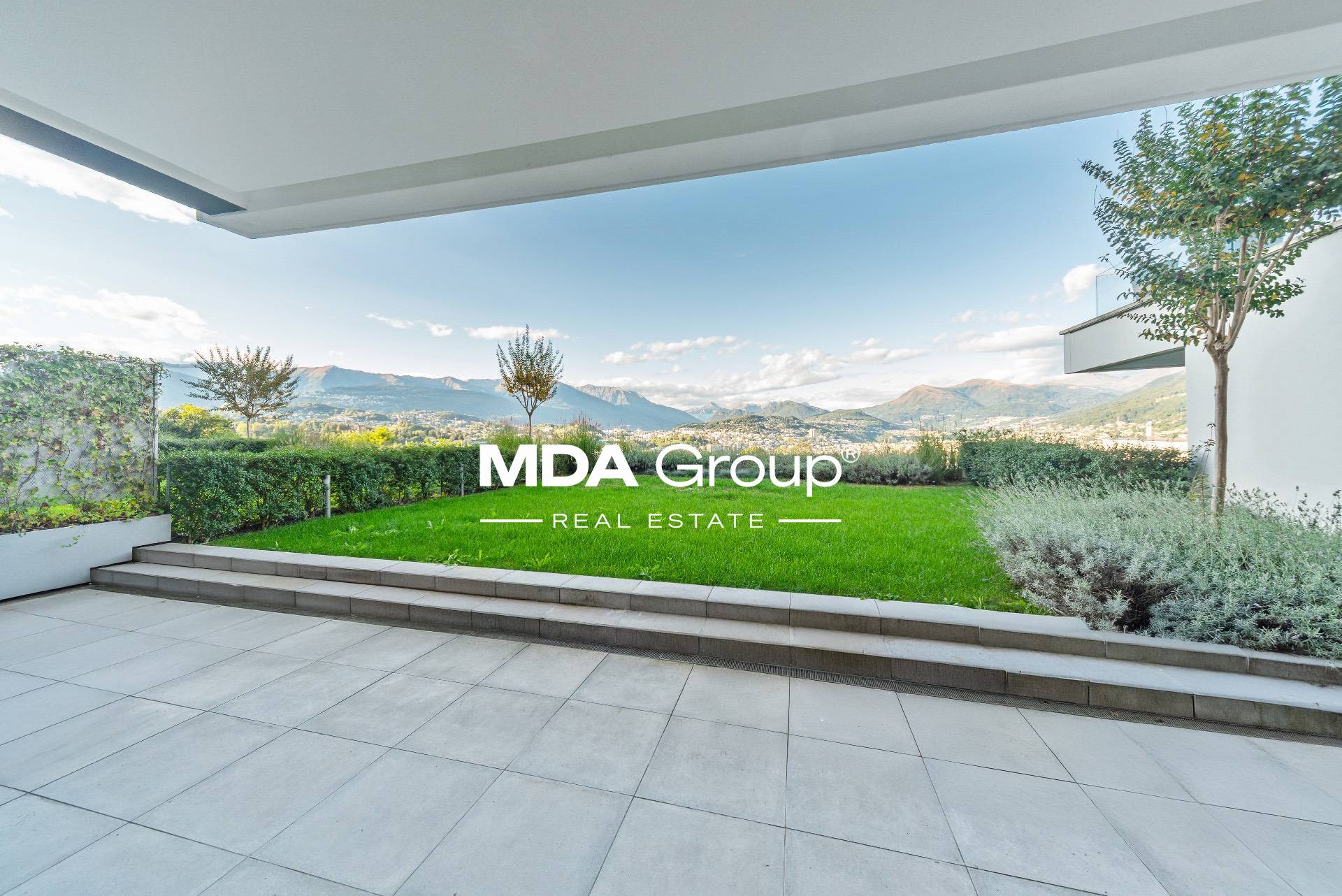 MAGNIFICO APPARTAMENTO CON GIARDINO IN ESCLUSIVO CONTESTO ALBERGHIERO