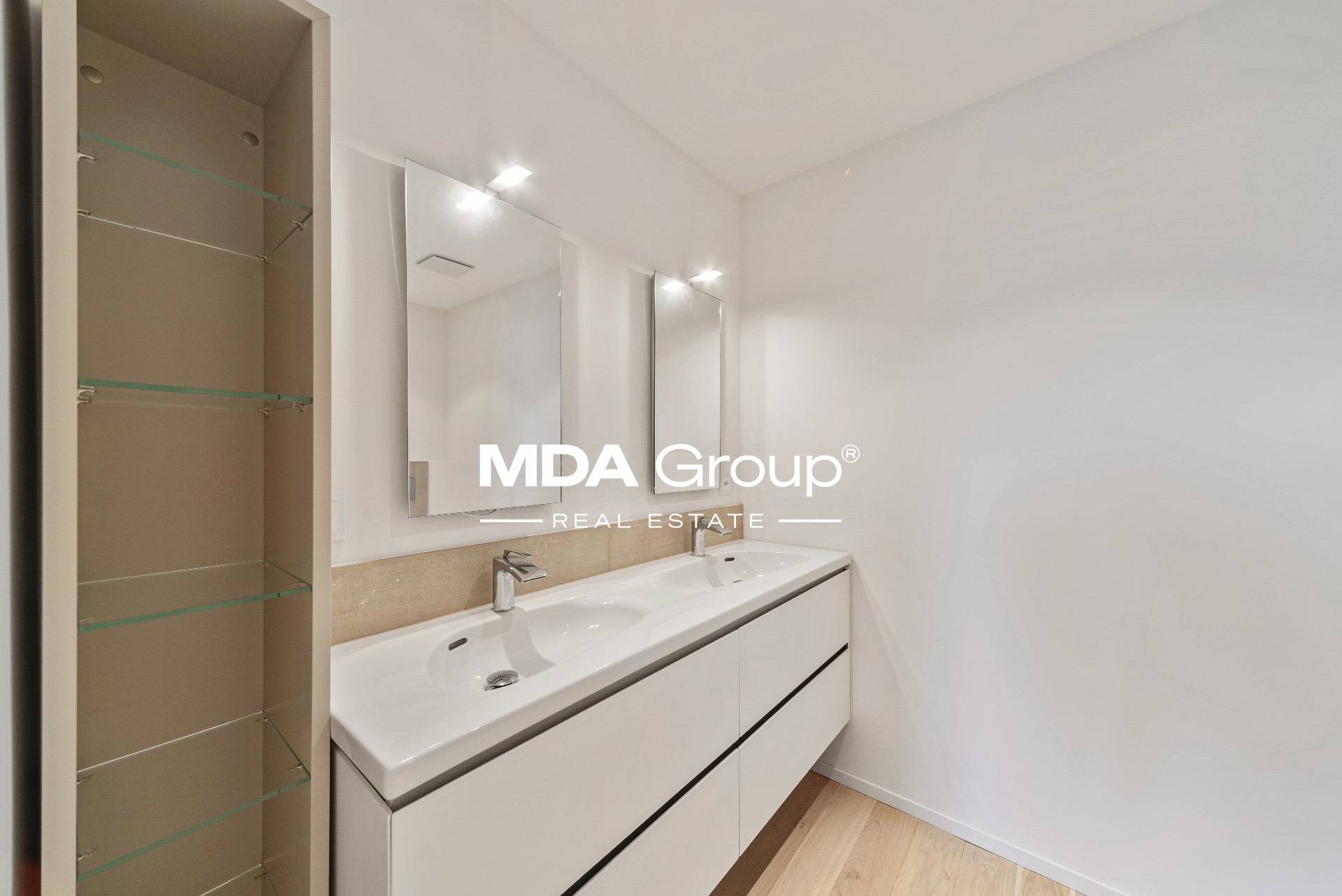 MAGNIFICO APPARTAMENTO CON GIARDINO IN ESCLUSIVO CONTESTO ALBERGHIERO