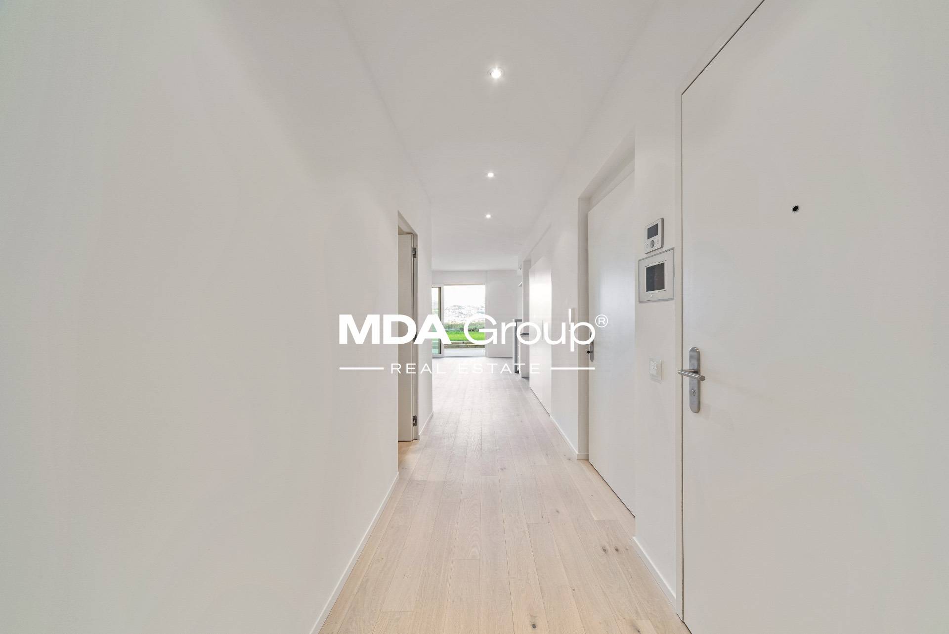 MAGNIFICO APPARTAMENTO CON GIARDINO IN ESCLUSIVO CONTESTO ALBERGHIERO