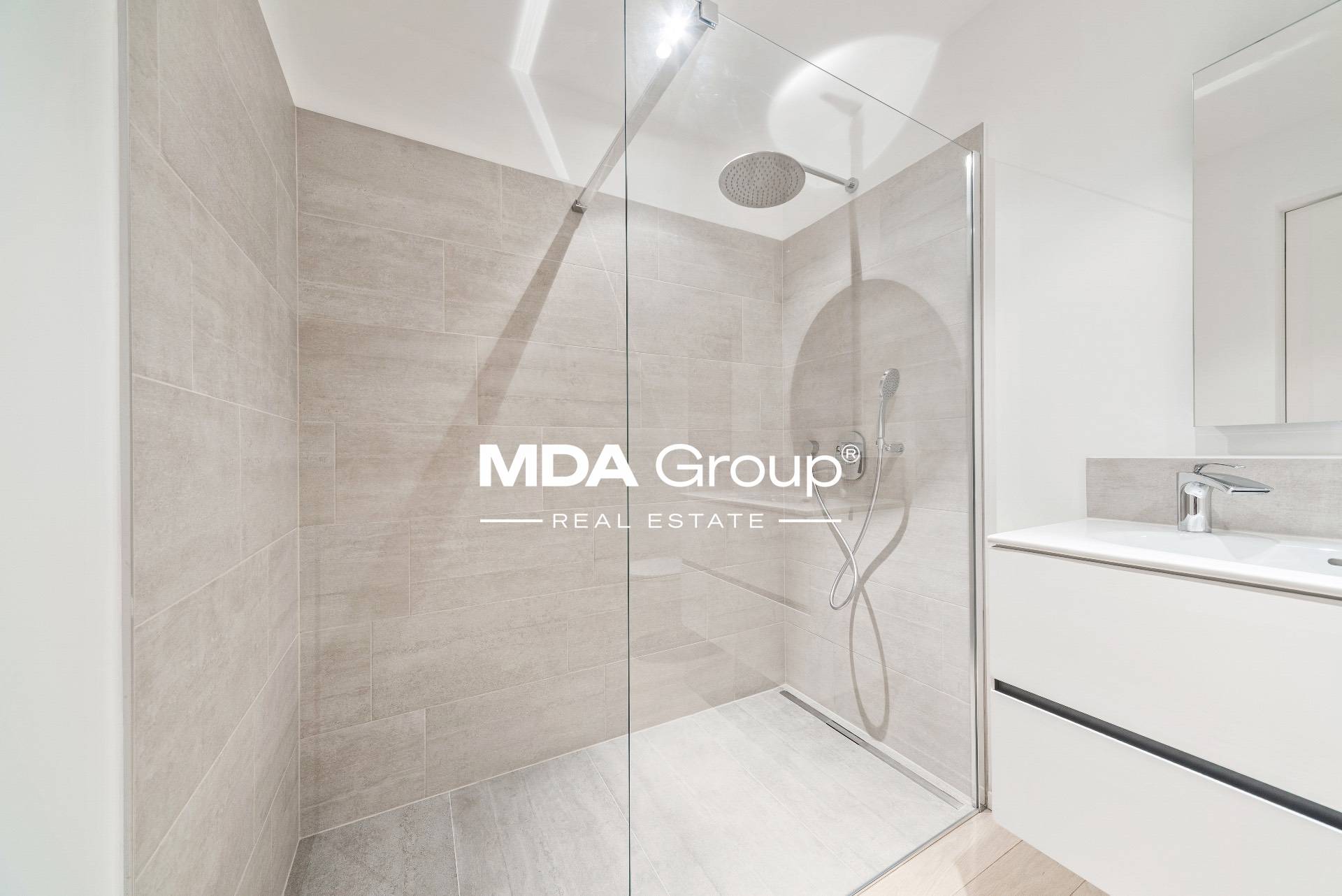 MAGNIFICO APPARTAMENTO CON GIARDINO IN ESCLUSIVO CONTESTO ALBERGHIERO