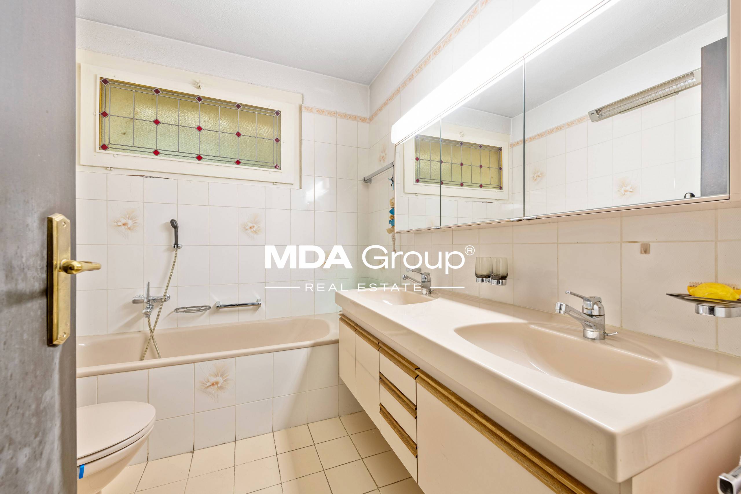 STUNNING LAKE VIEW & POTENTIAL