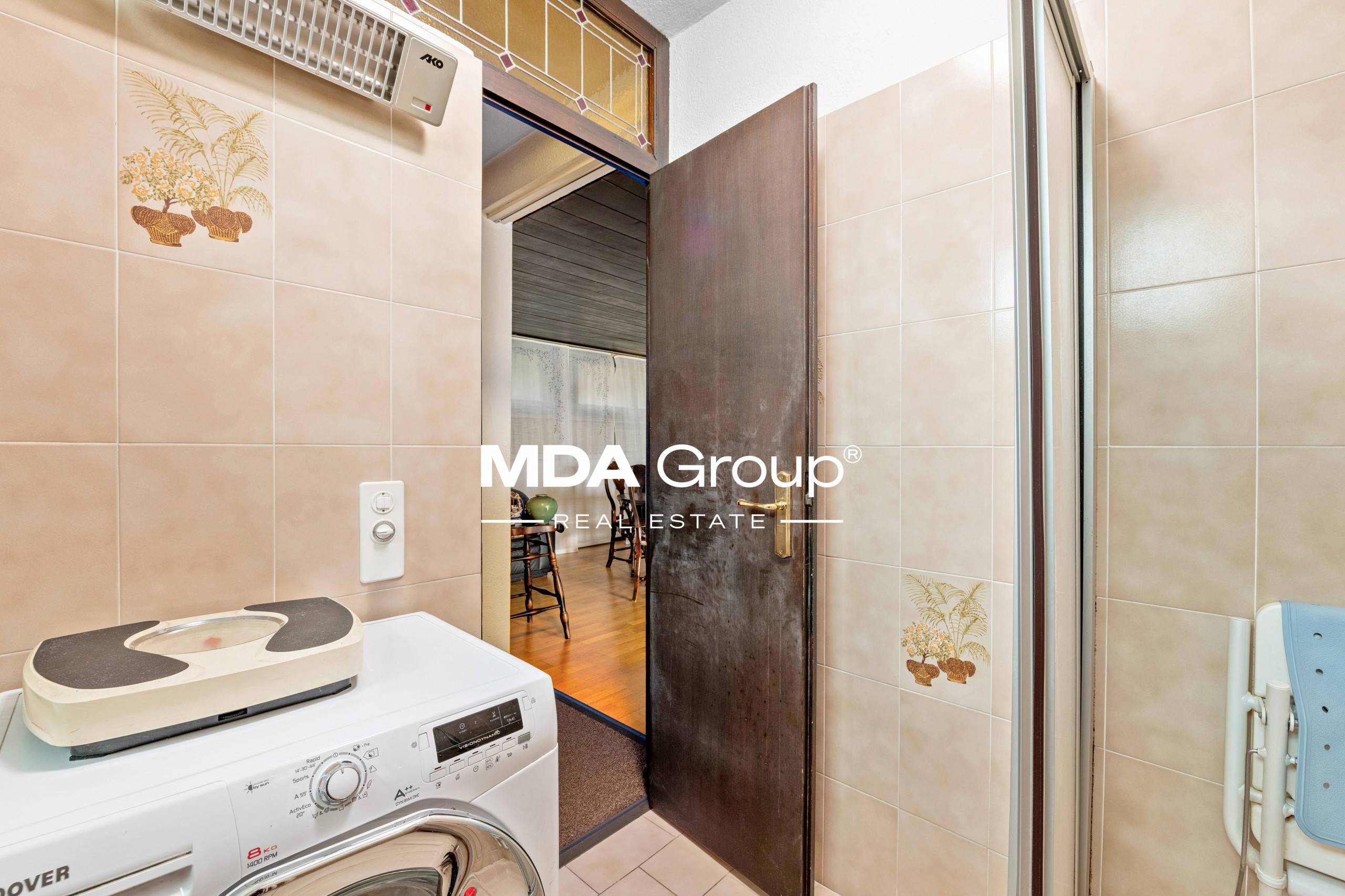 STUNNING LAKE VIEW & POTENTIAL