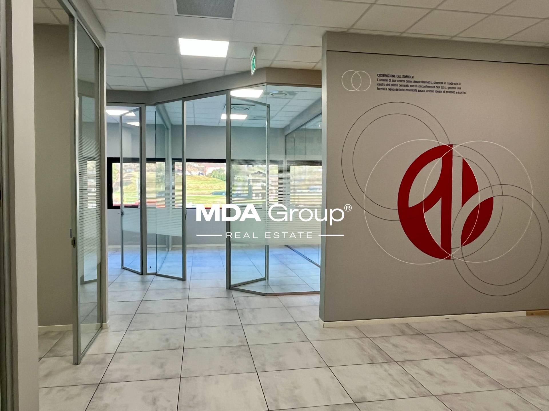 STYLISH OFFICE  IN TOP LOCATION!