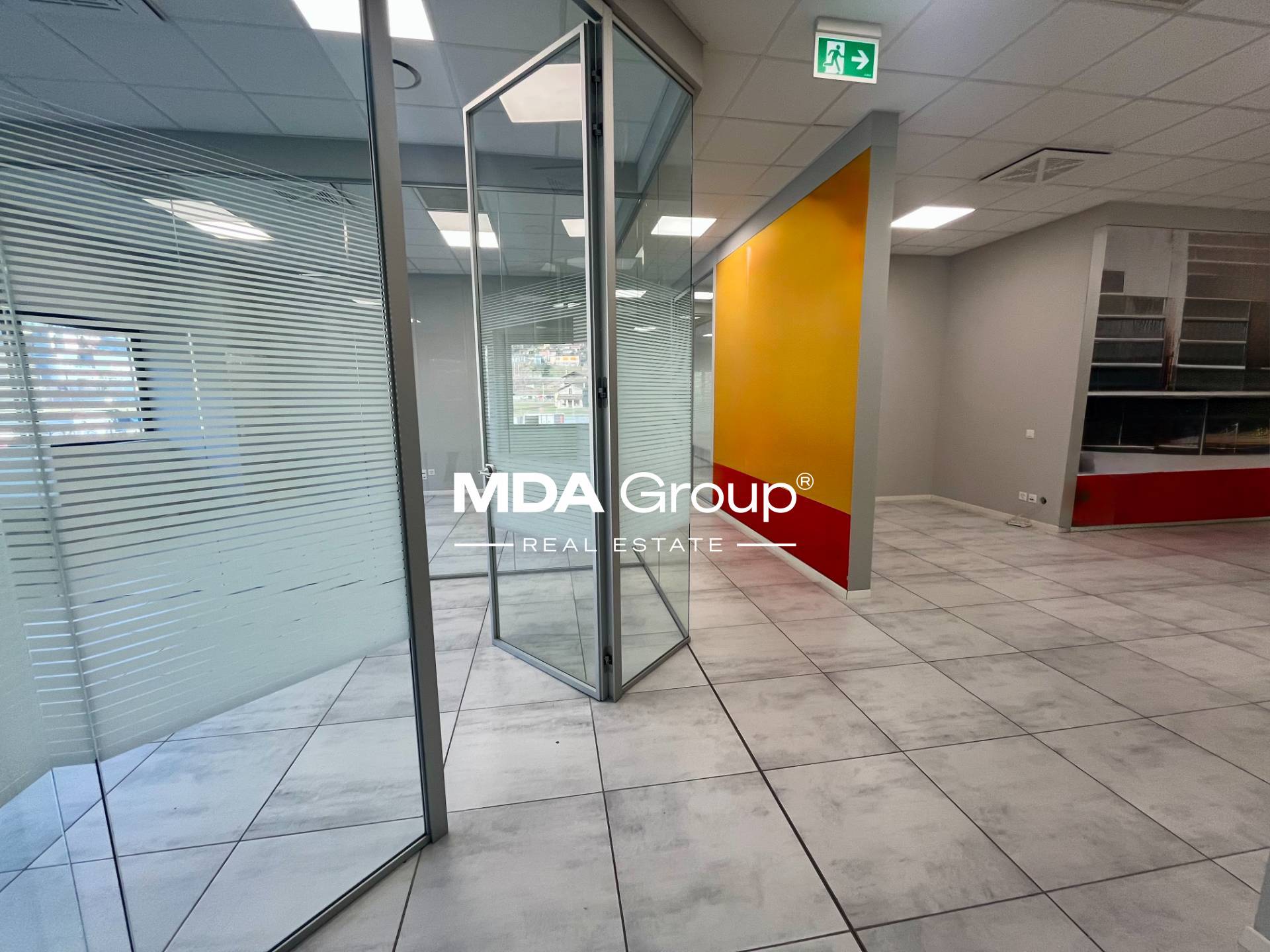 STYLISH OFFICE  IN TOP LOCATION!