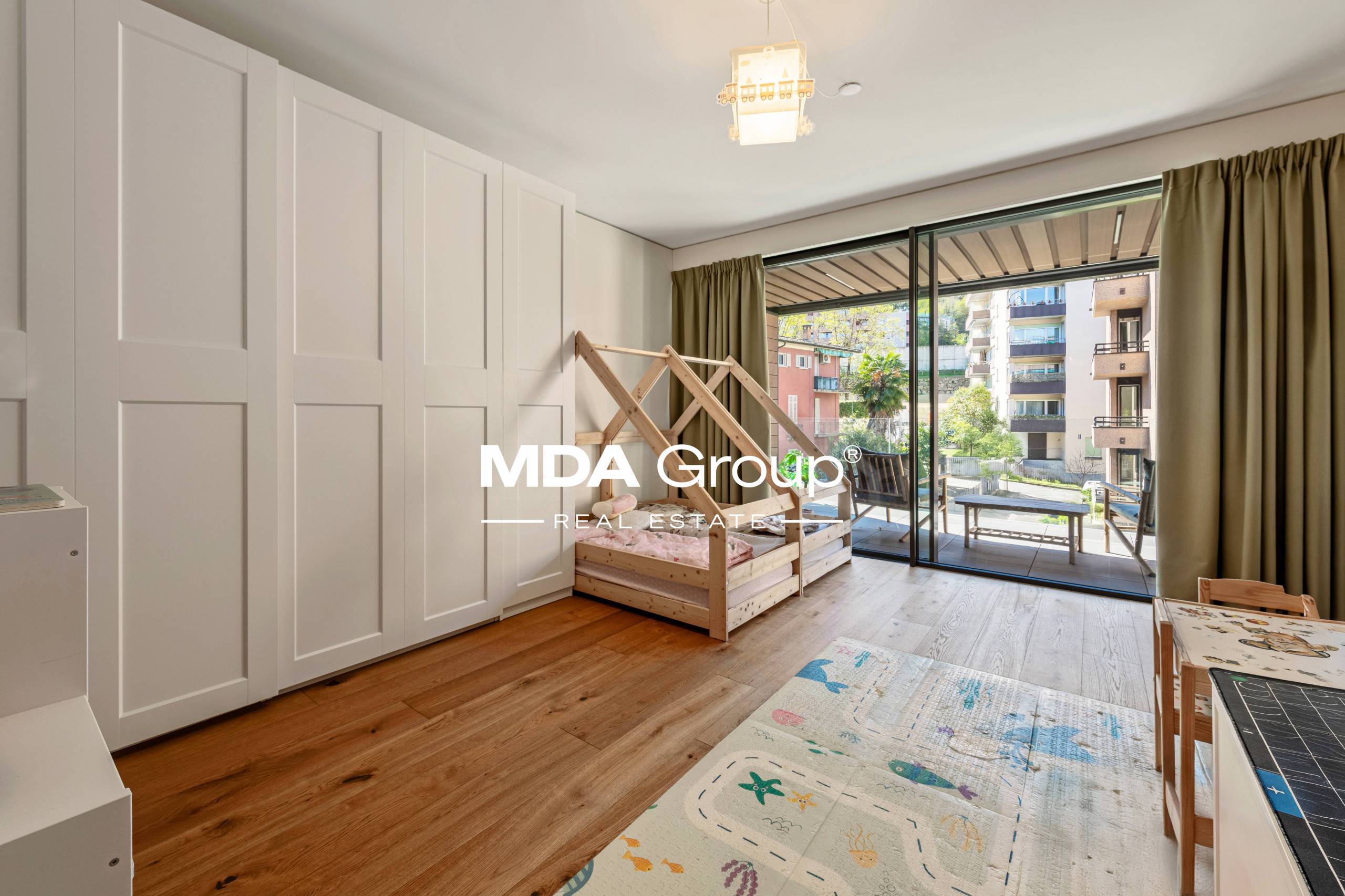 MODERNITÀ A DUE PASSI DAL LAGO