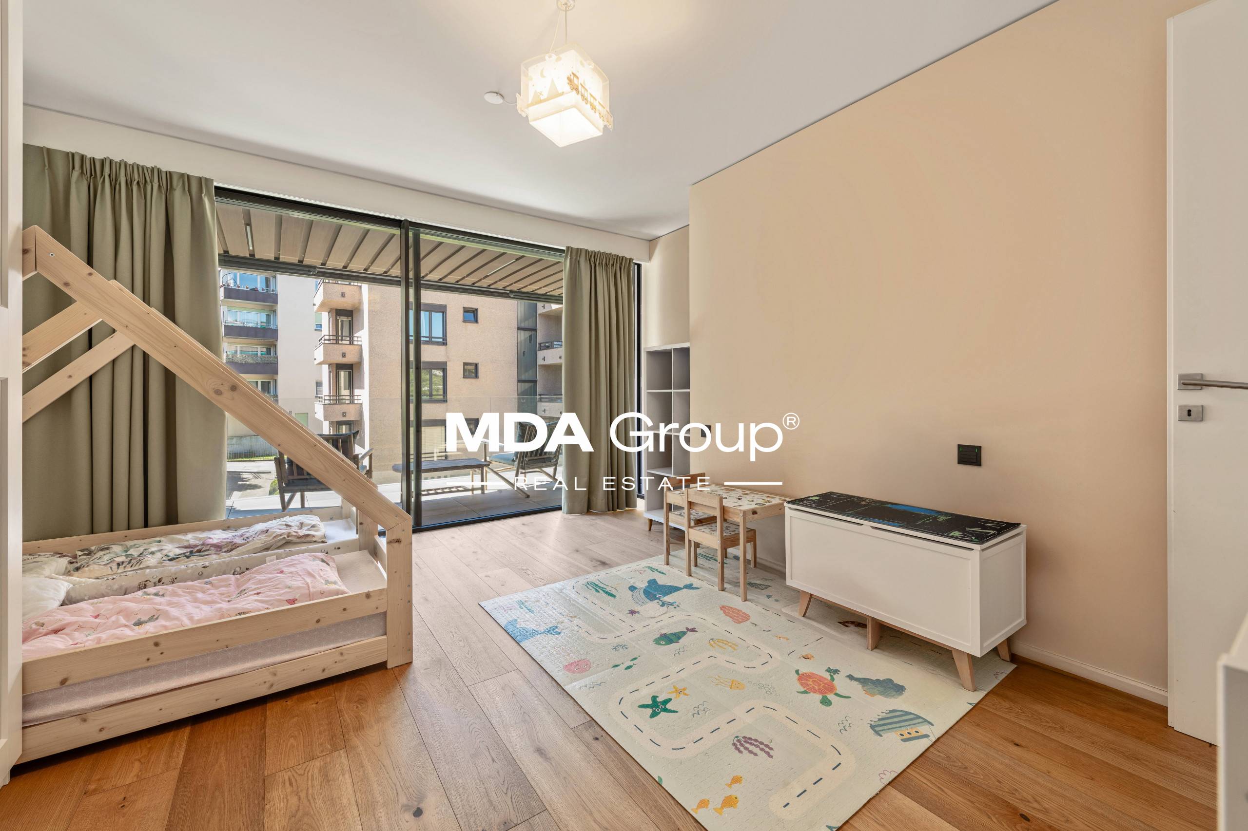 MODERNITÀ A DUE PASSI DAL LAGO