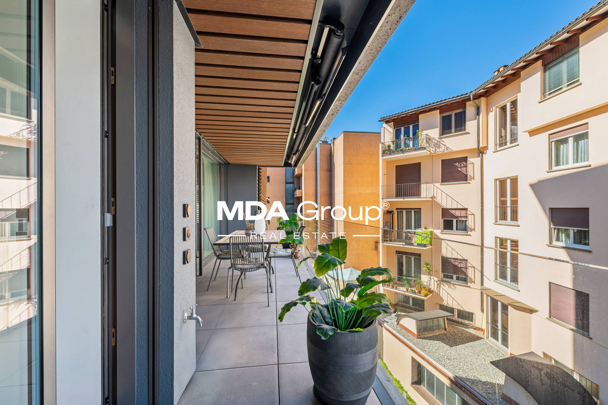 MODERNITÀ A DUE PASSI DAL LAGO