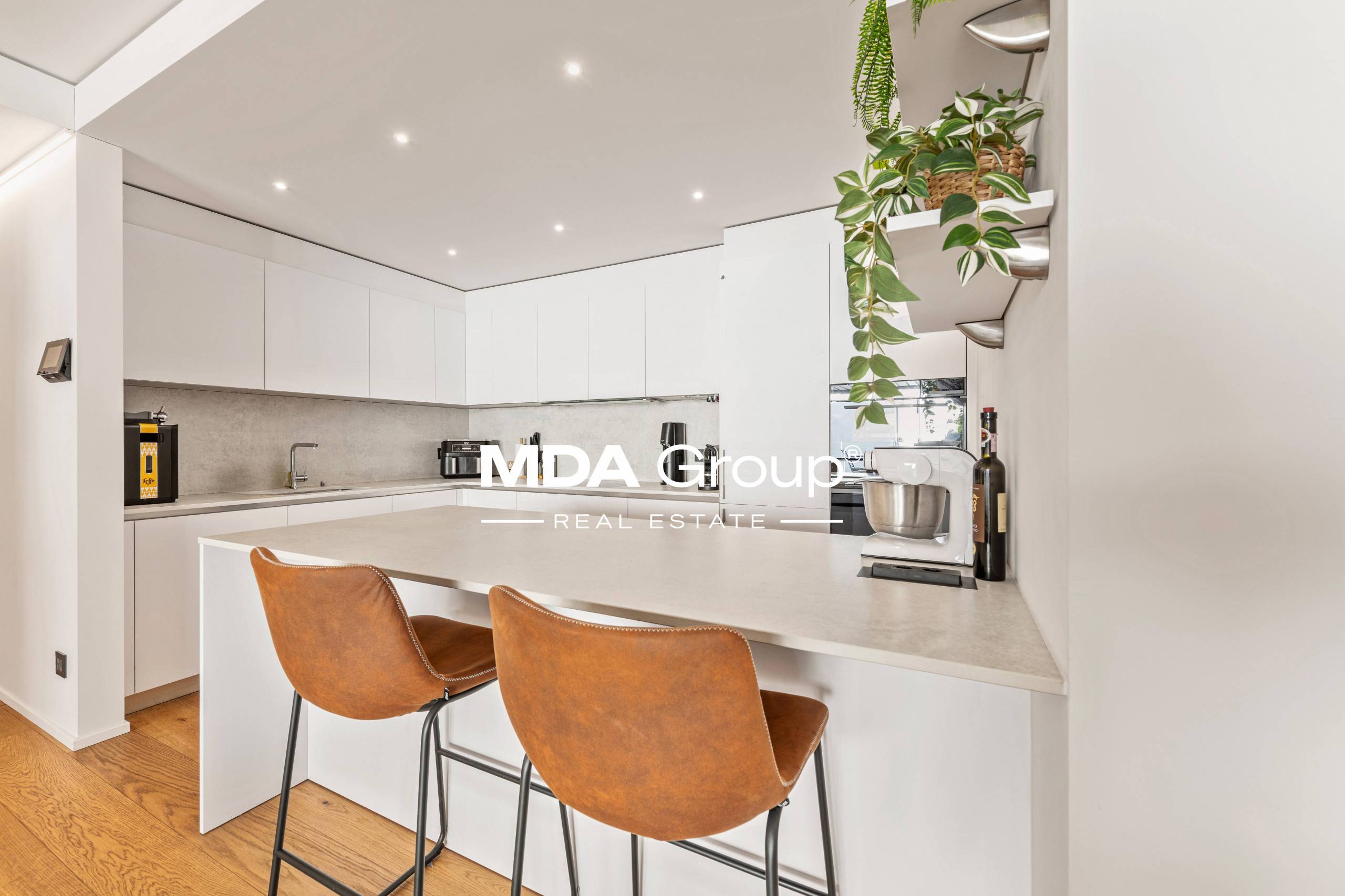 MODERNITÀ A DUE PASSI DAL LAGO