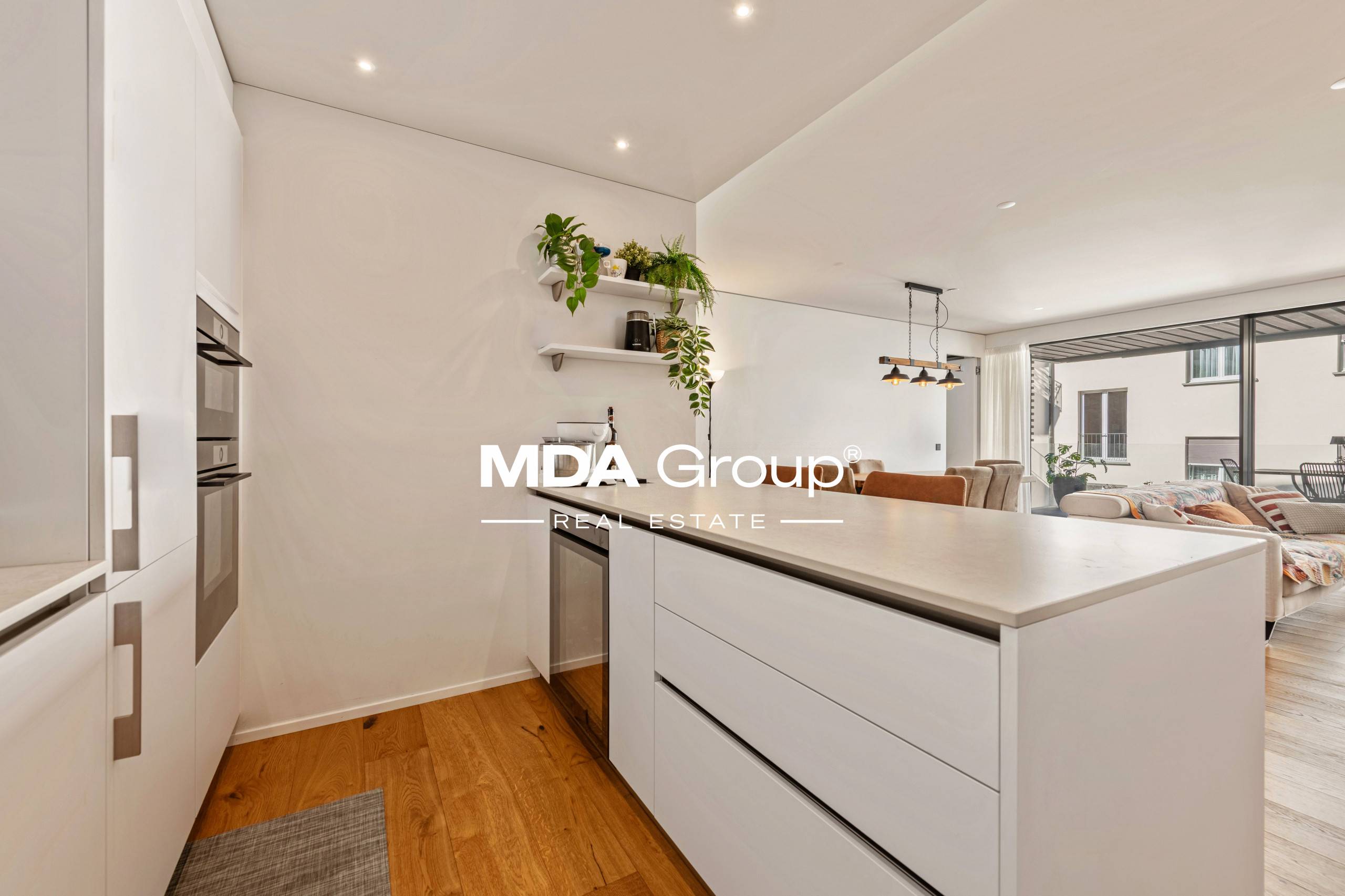 MODERNITÀ A DUE PASSI DAL LAGO