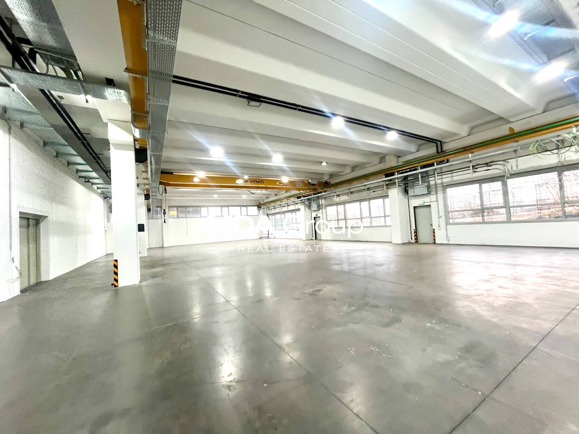 MODERN INDUSTRIAL SURFACE WITH OFFICES AND WAREHOUSE