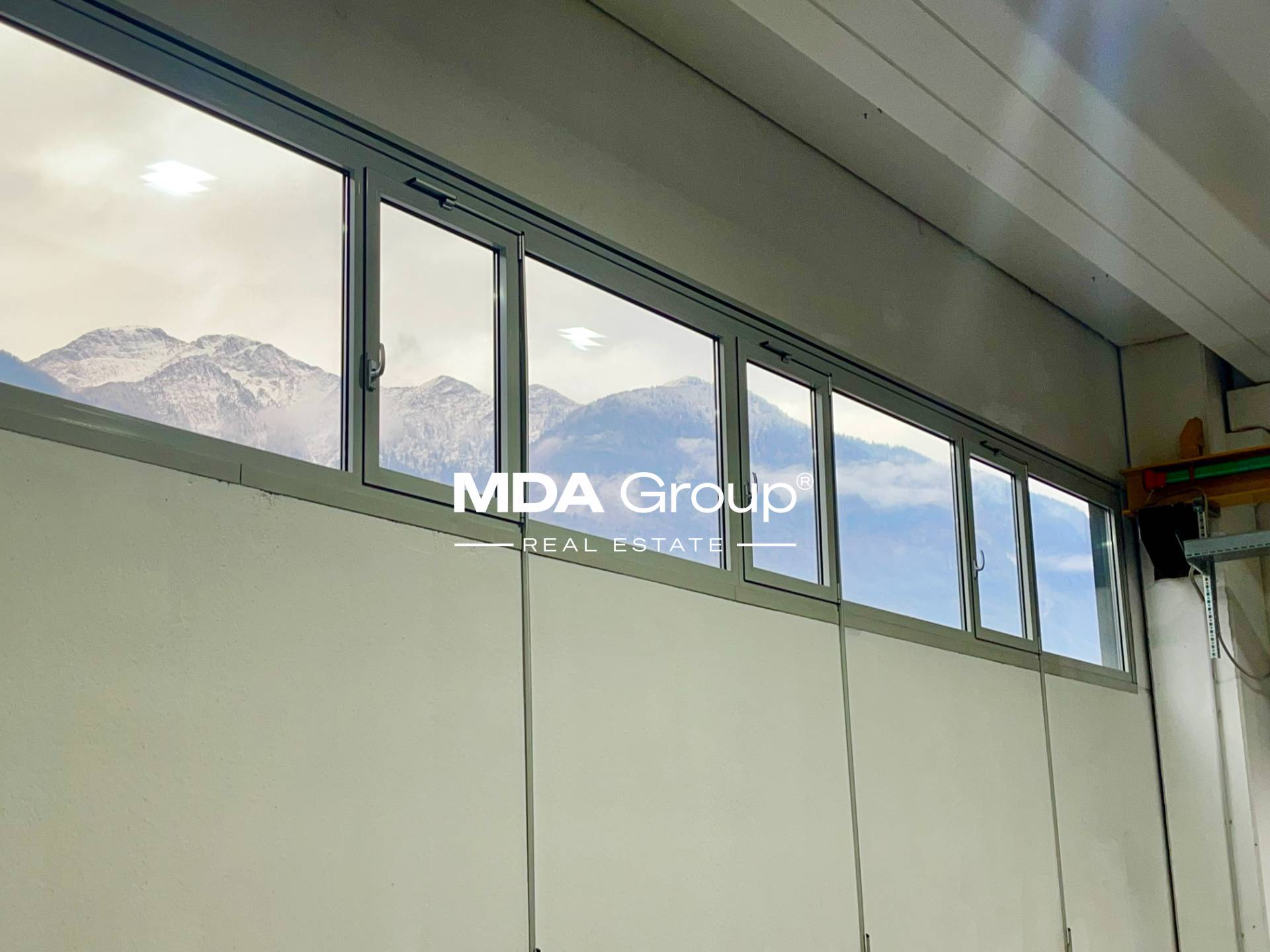 MODERN INDUSTRIAL SURFACE WITH OFFICES AND WAREHOUSE