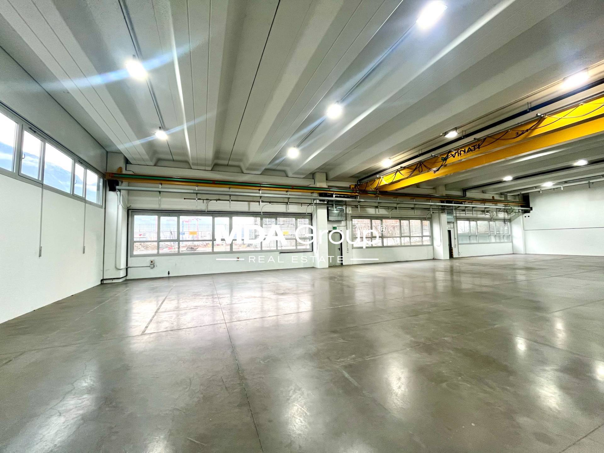 MODERN INDUSTRIAL SURFACE WITH OFFICES AND WAREHOUSE