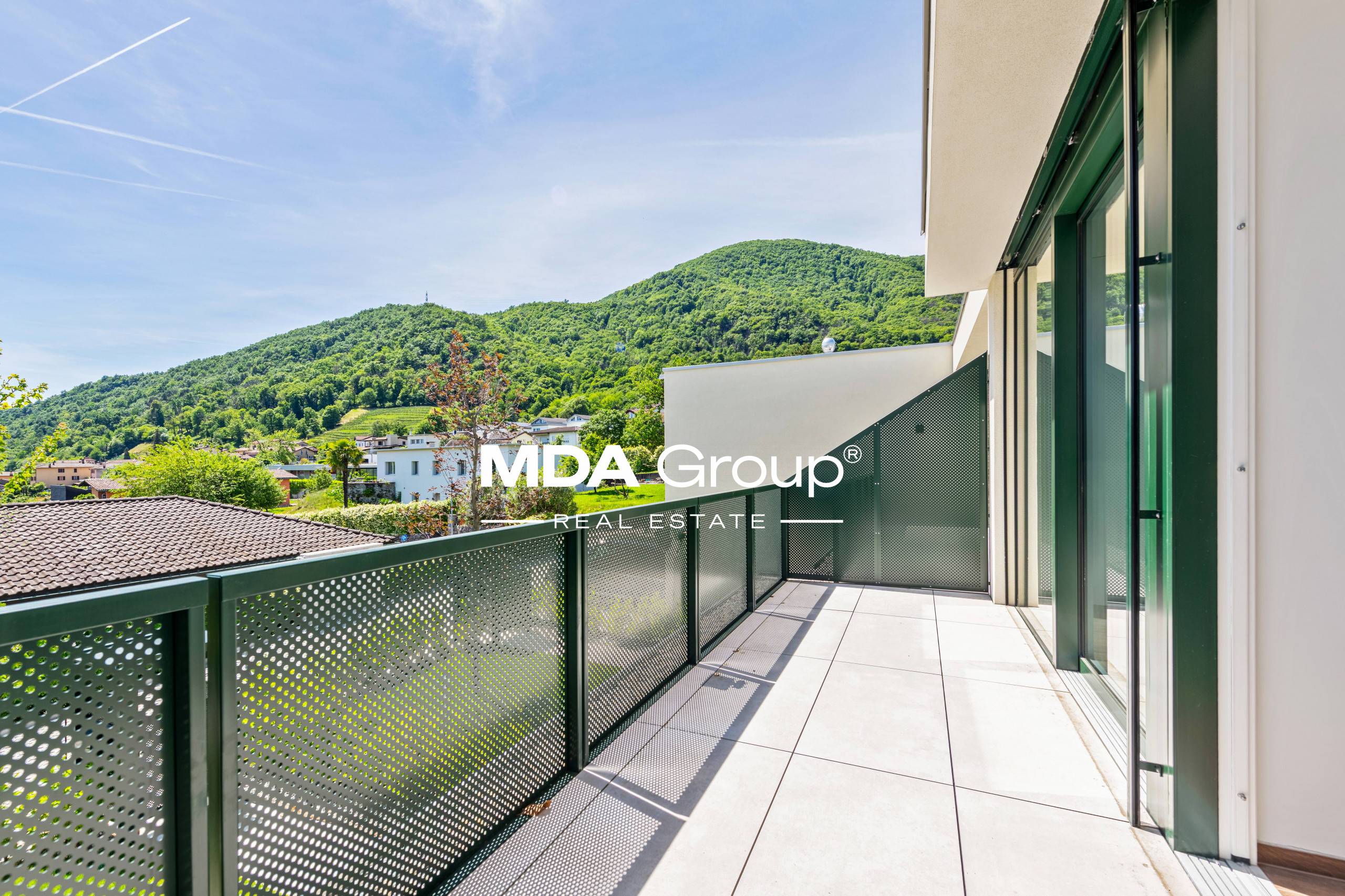 VILLETTA SEMI-INDIPENDENTE CON GIARDINO PRIVATO