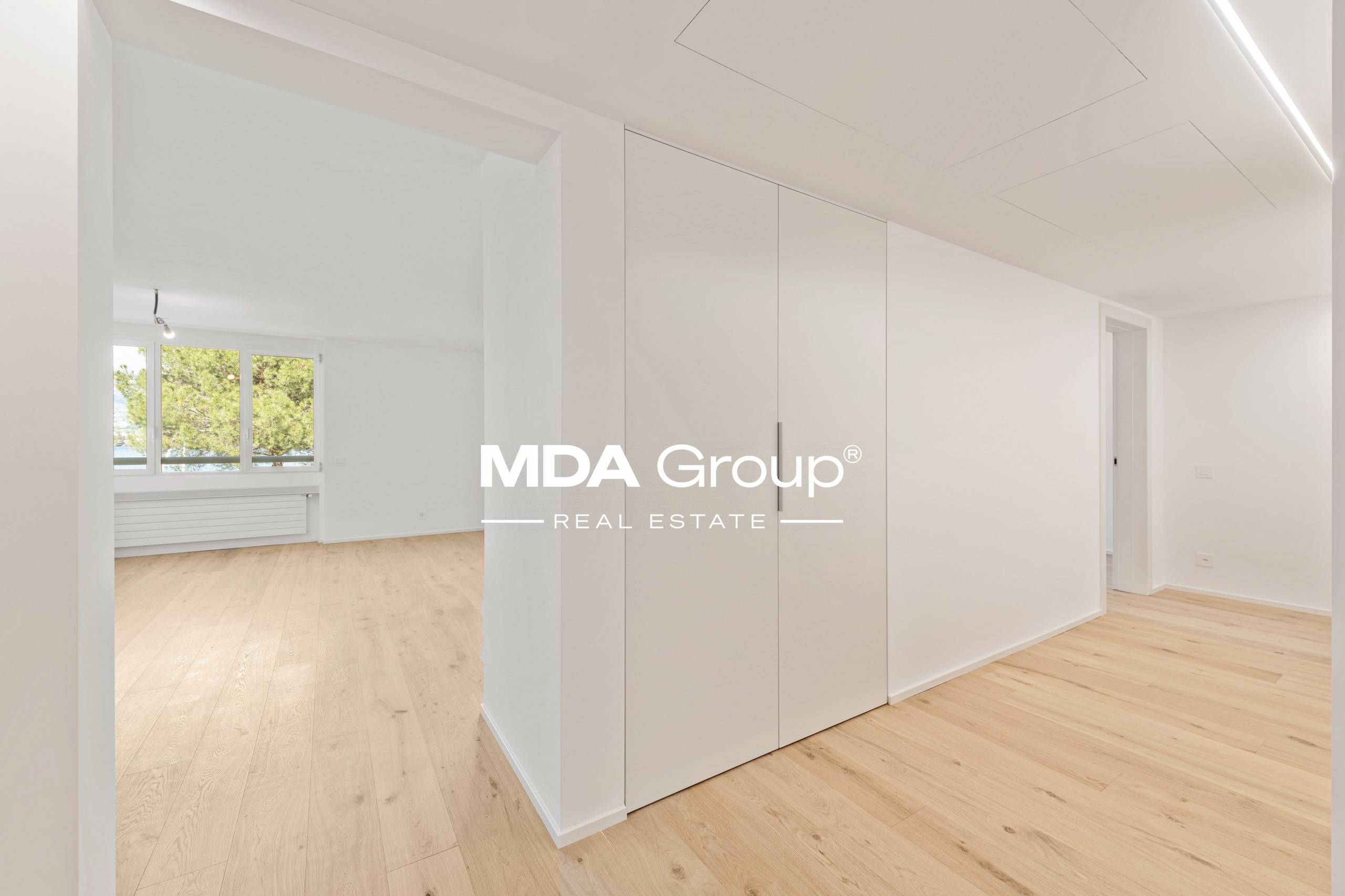 97 M2 LOFT STYLE - LAKE VIEW