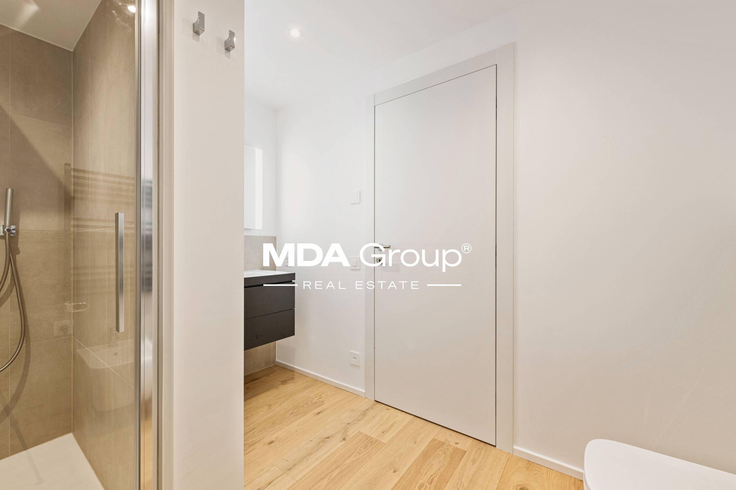 97 M2 LOFT STYLE - LAKE VIEW