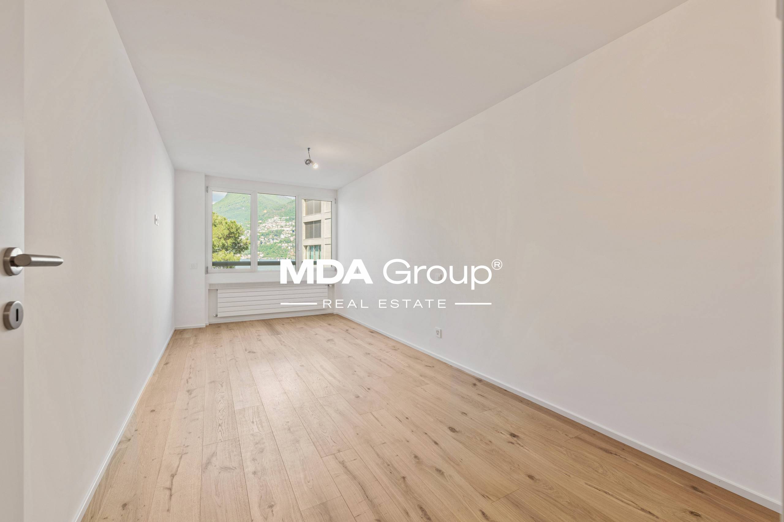 97 M2 LOFT STYLE - LAKE VIEW