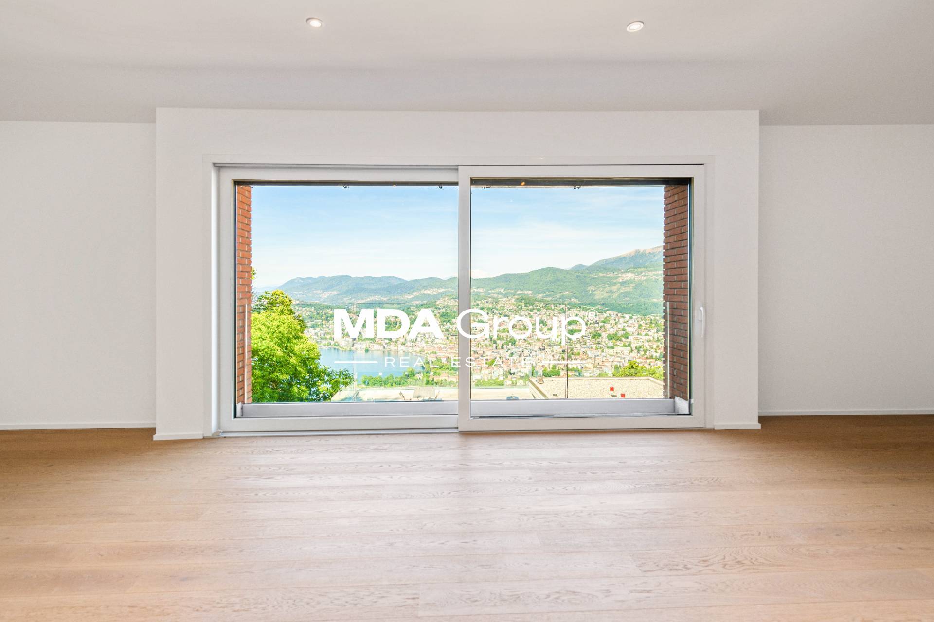 VILLA CON VISTA LAGO VERA!