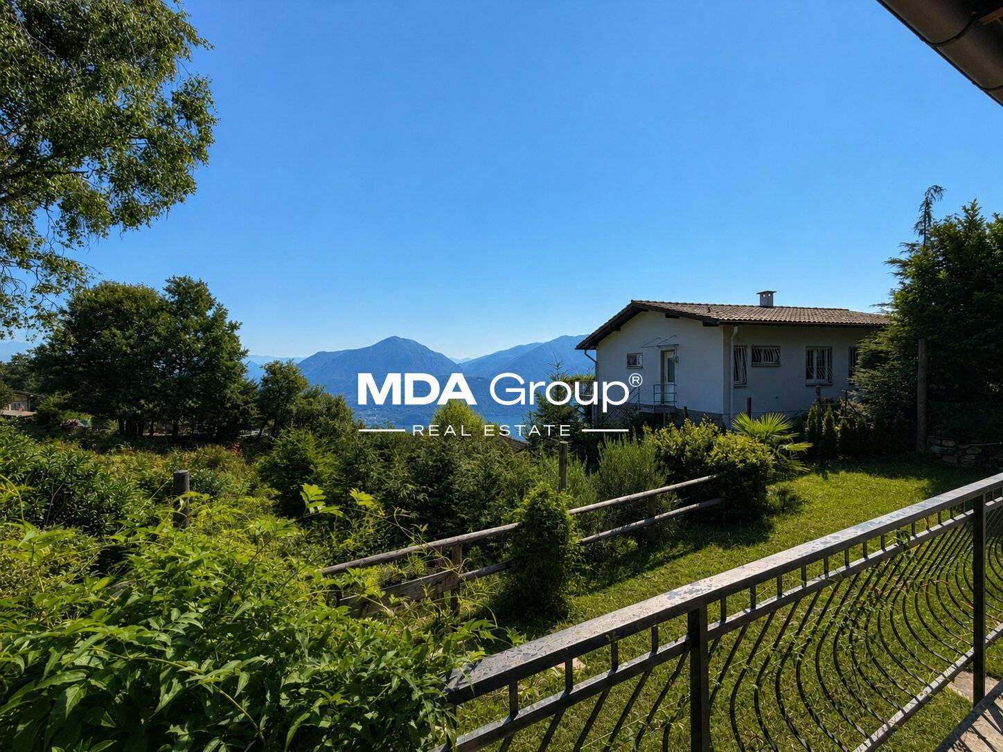 SOLEGGIATA CASA SINGOLA CON GIARDINO, CARONA
