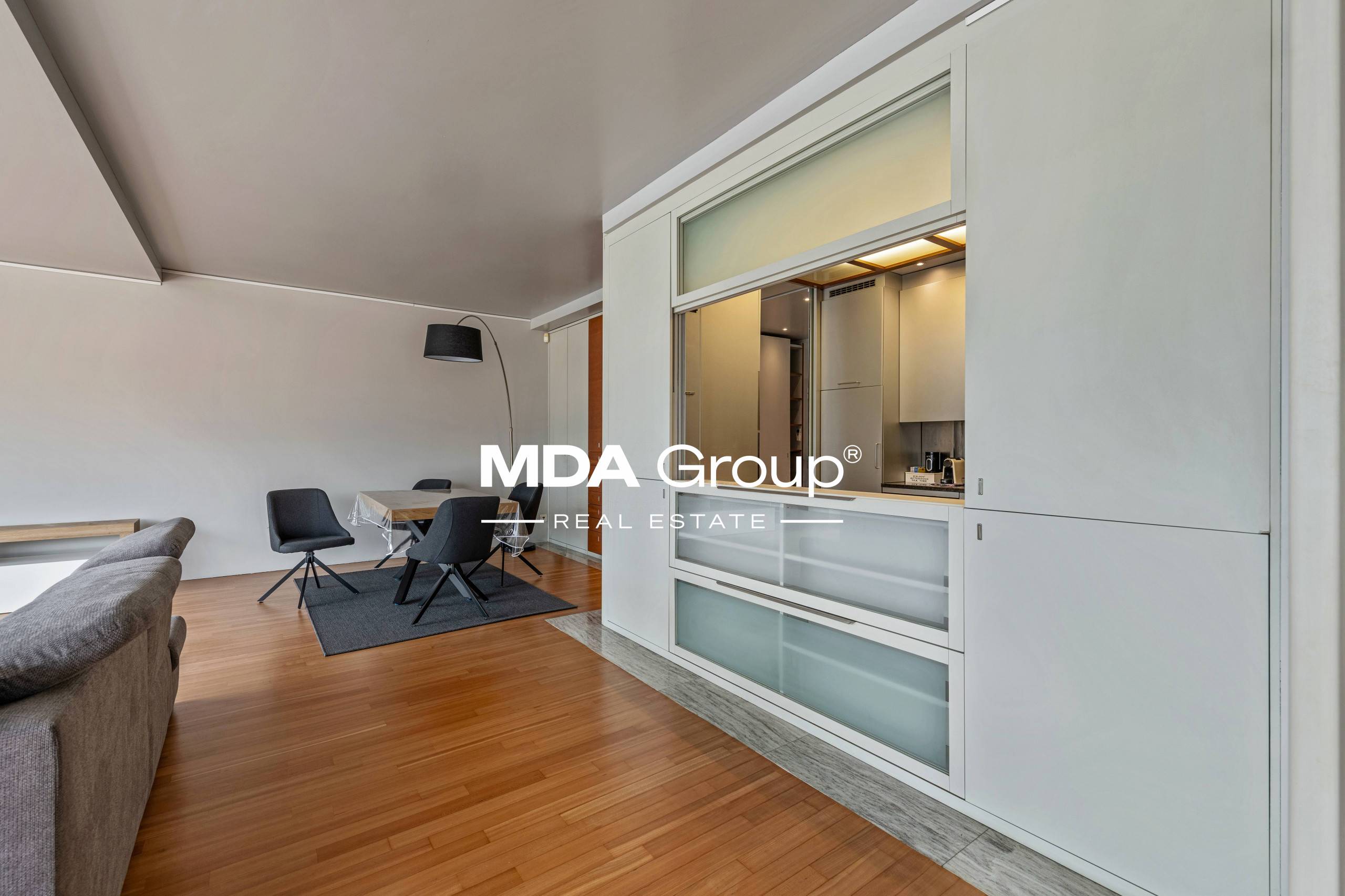 4 locali centrale con vista lago